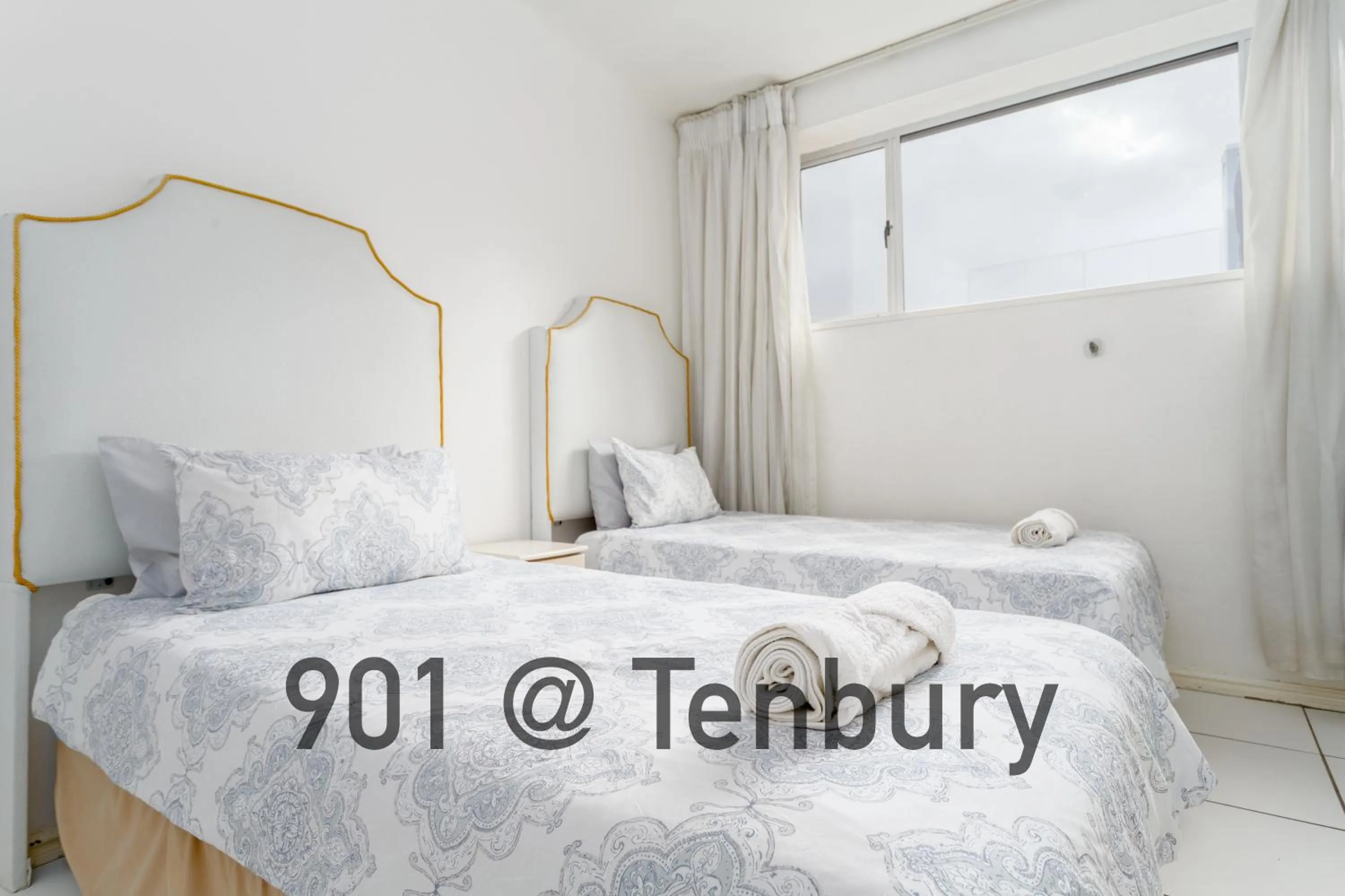 Bedroom, Bed in Tenbury Apartments