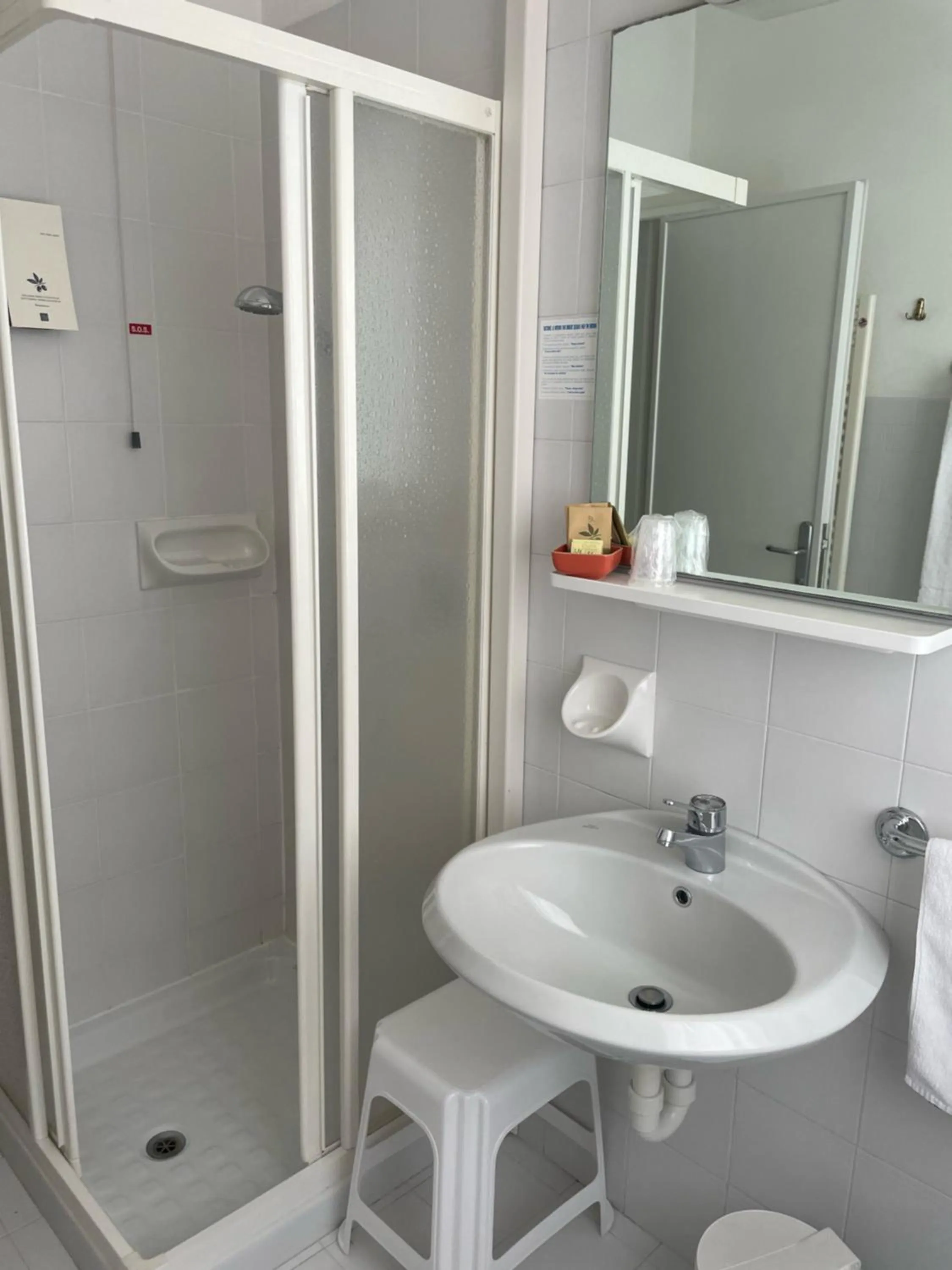 Shower in Hotel Al Caval