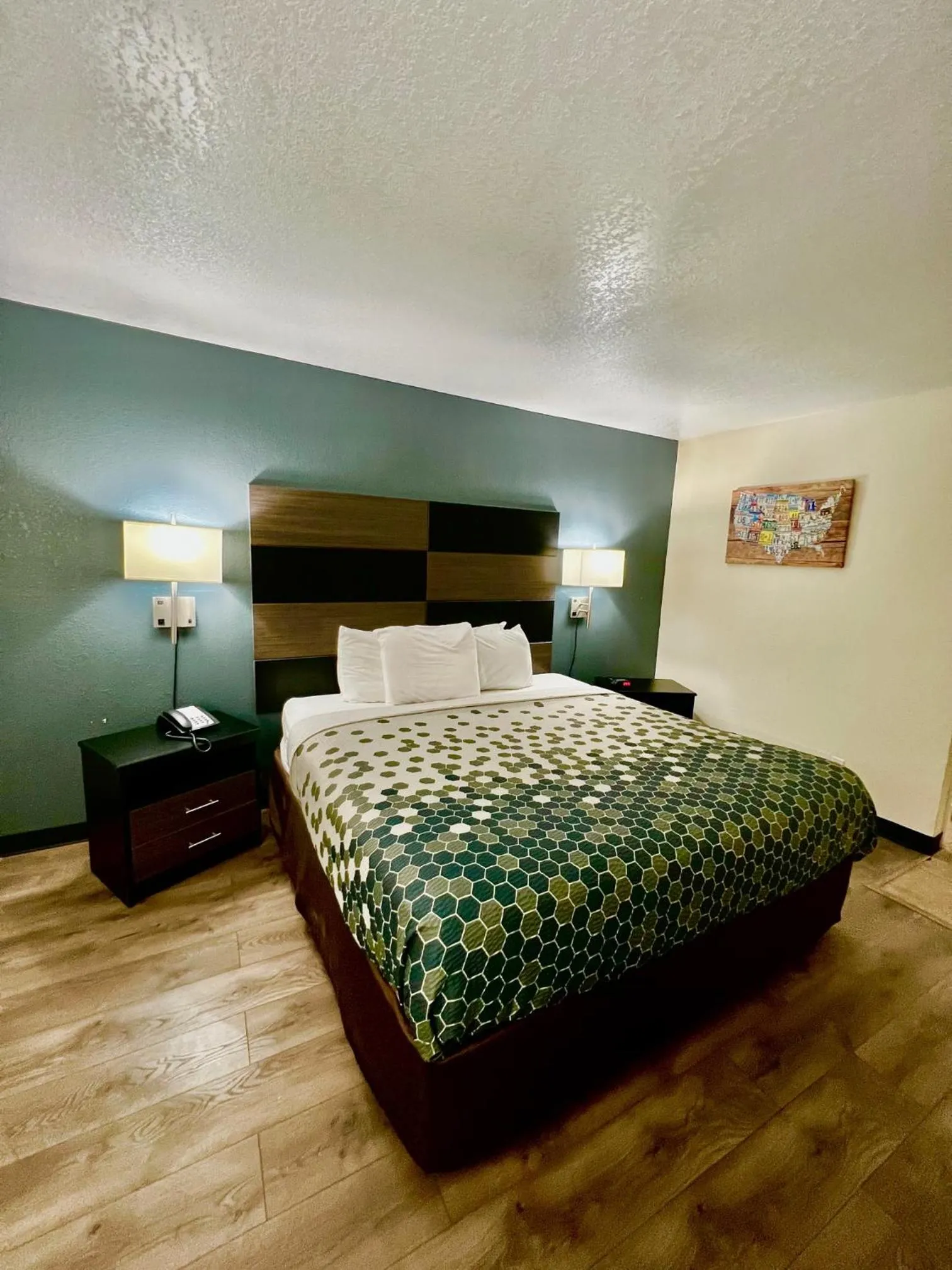 Bed in Econo Lodge Inn & Suites Downtown San Antonio Riverwalk Area