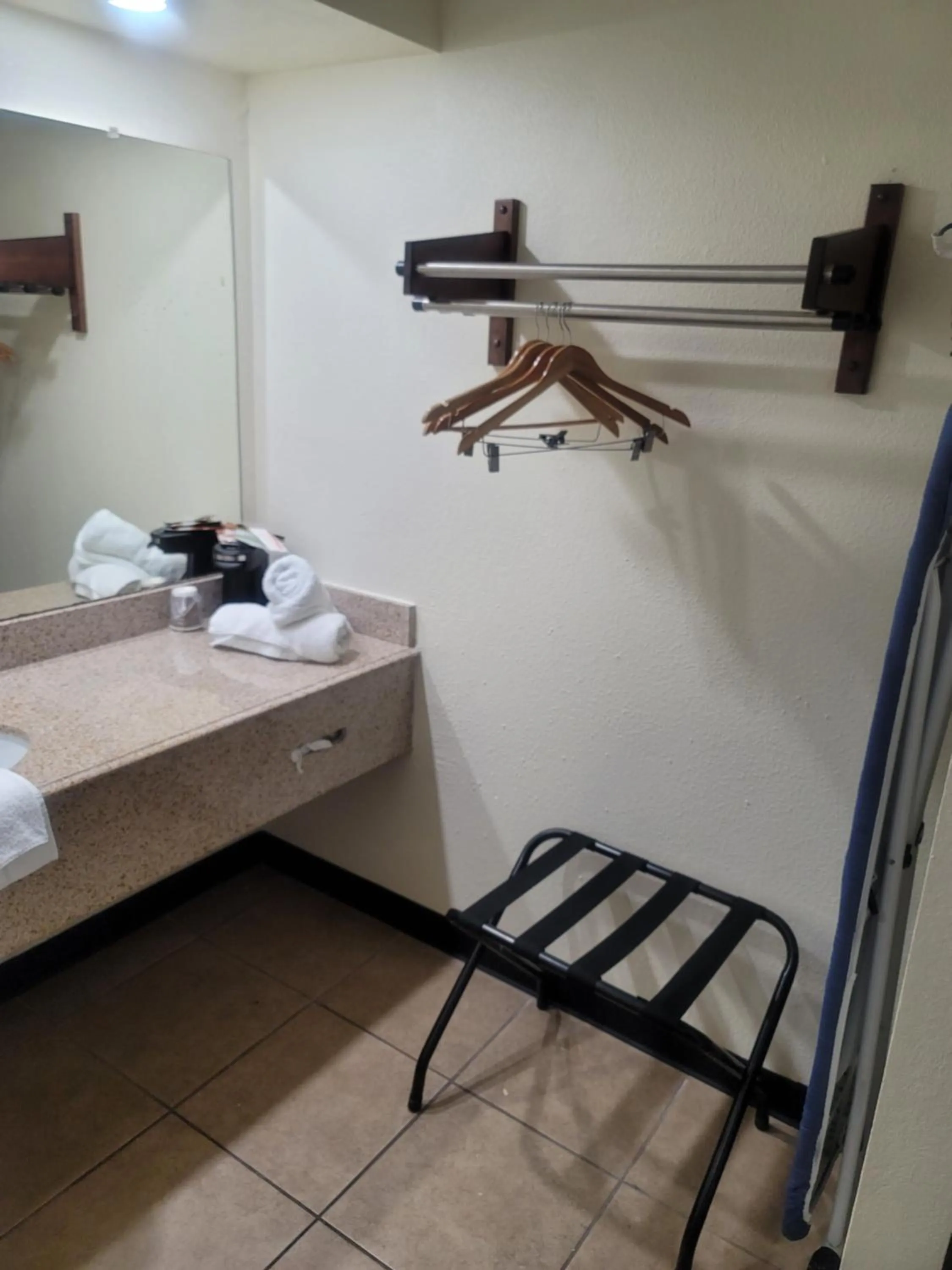 Bed in Econo Lodge Inn & Suites Downtown San Antonio Riverwalk Area