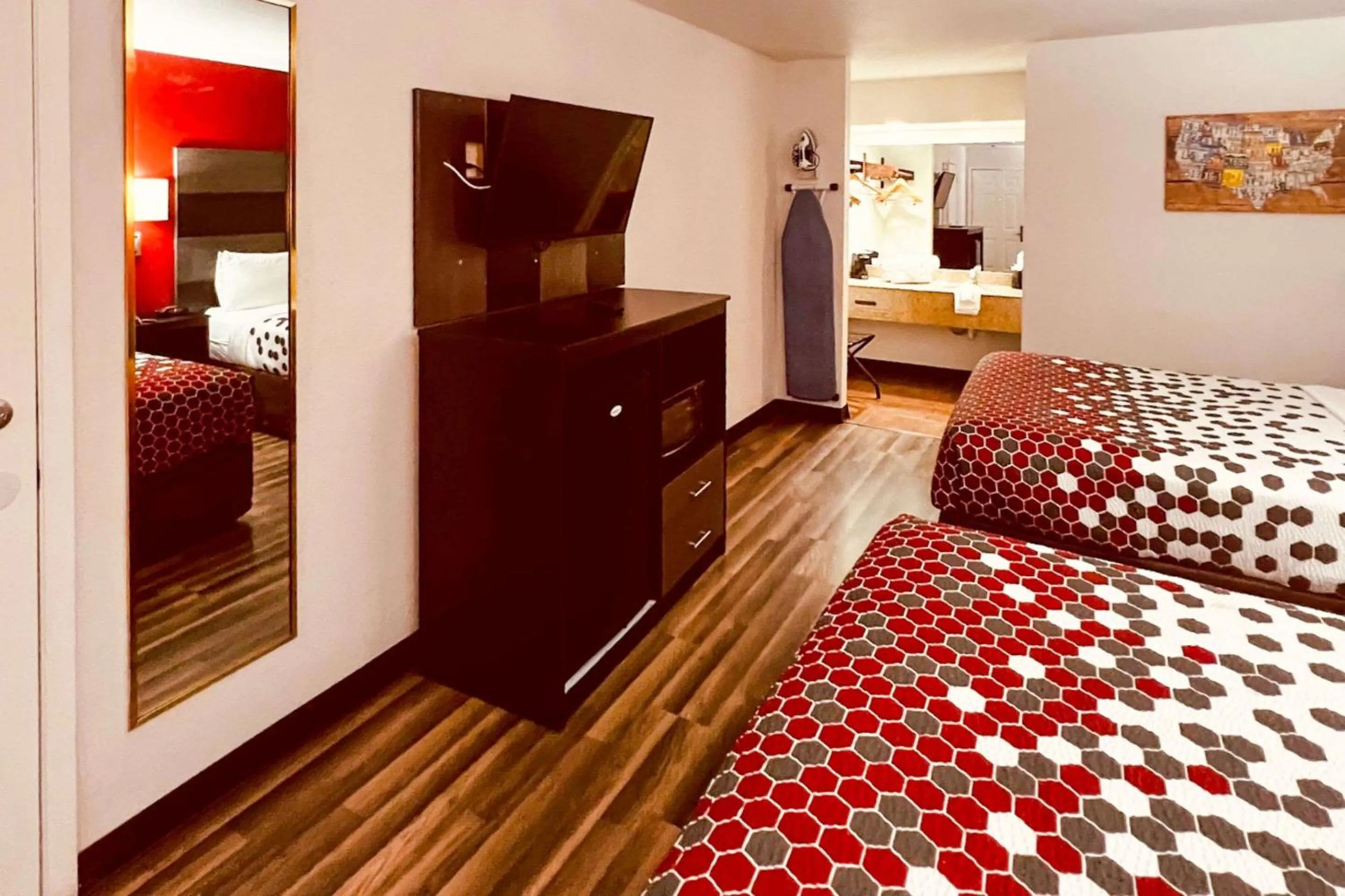Bedroom, Bed in Econo Lodge Inn & Suites Downtown San Antonio Riverwalk Area