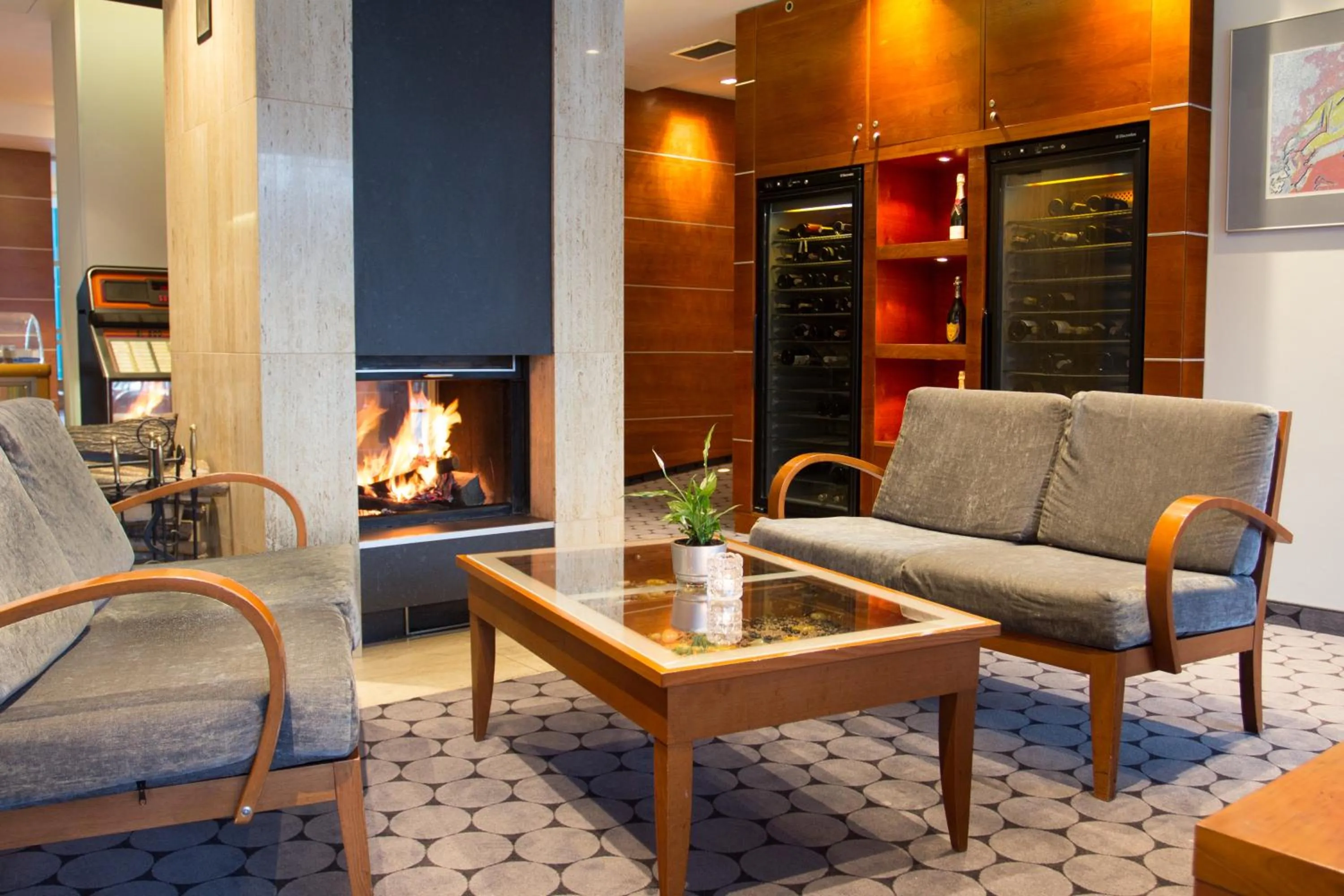 Restaurant/places to eat in Villa Park Med. & SPA