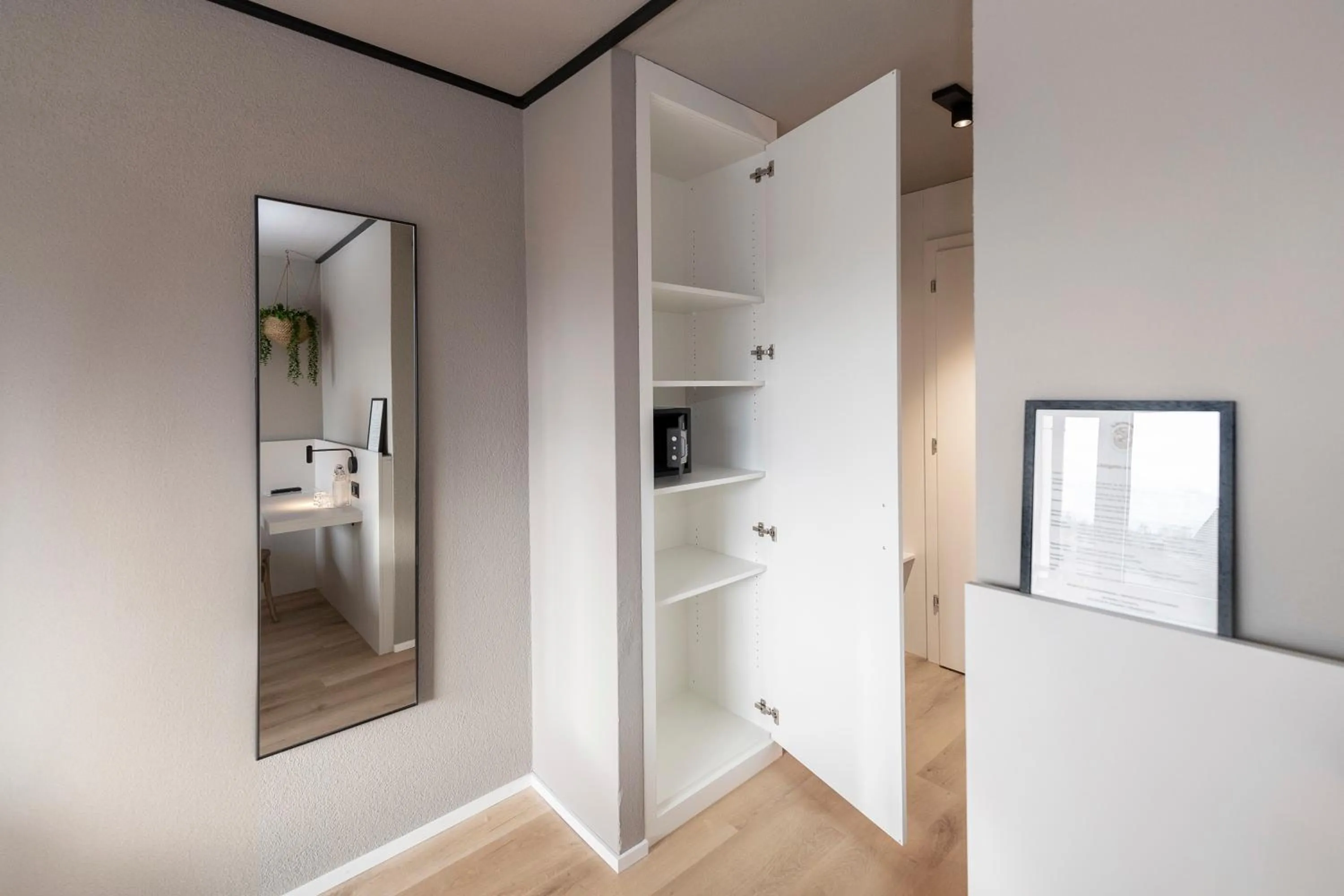 wardrobe in Giessen Hotel & Coffeehouse