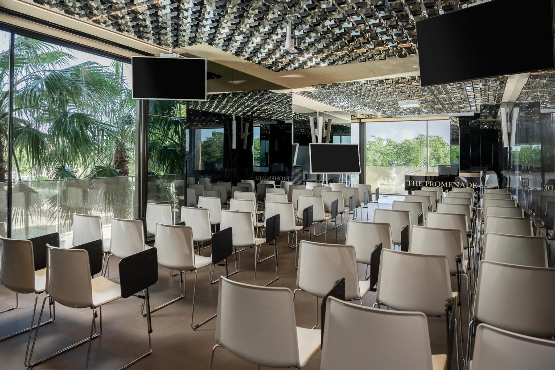 Meeting/conference room in The Promenade Luxury Wellness Hotel