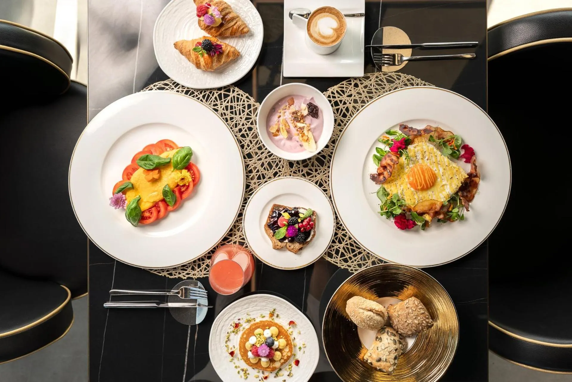 Breakfast in The Promenade Luxury Wellness Hotel