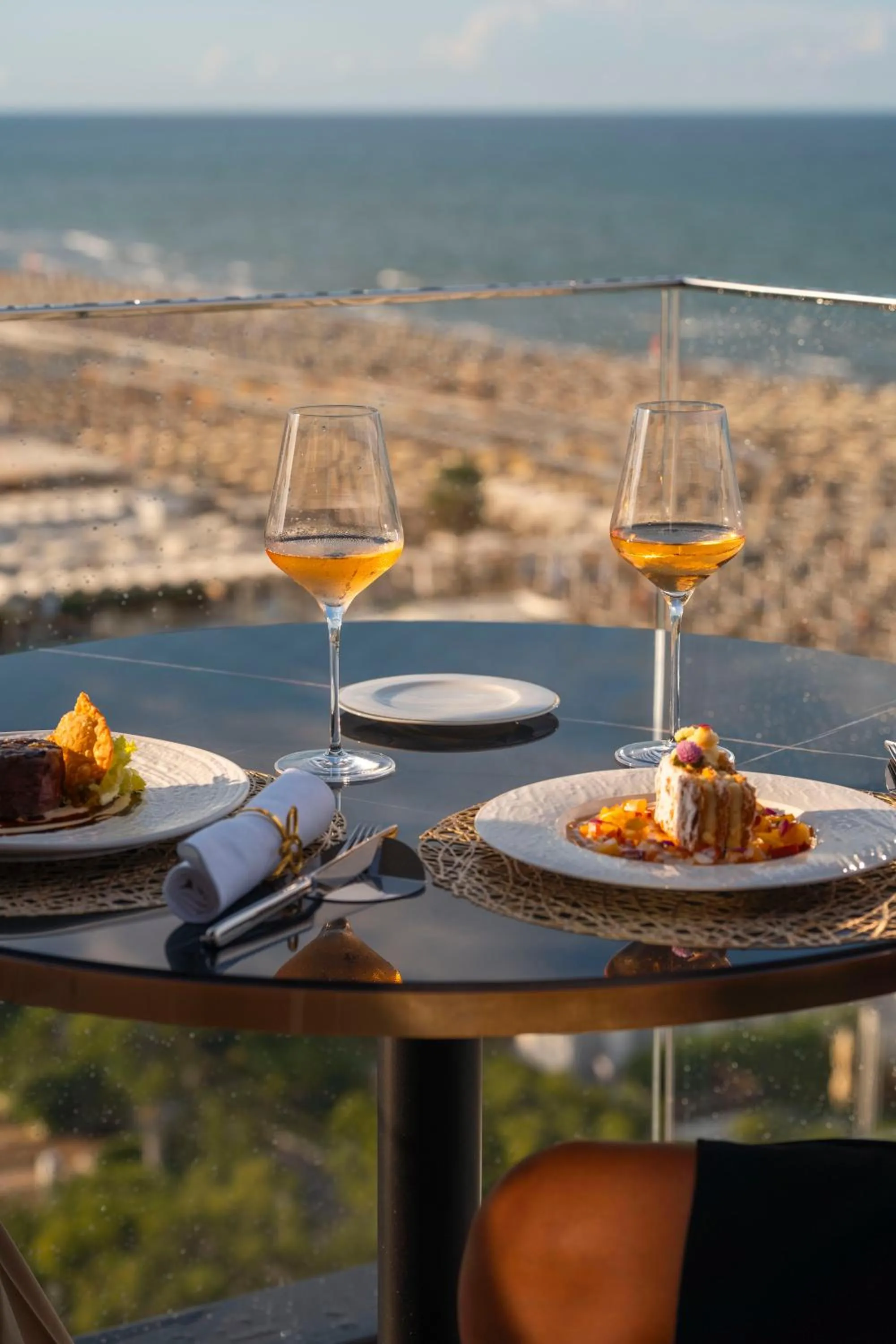 Restaurant/places to eat in The Promenade Luxury Wellness Hotel