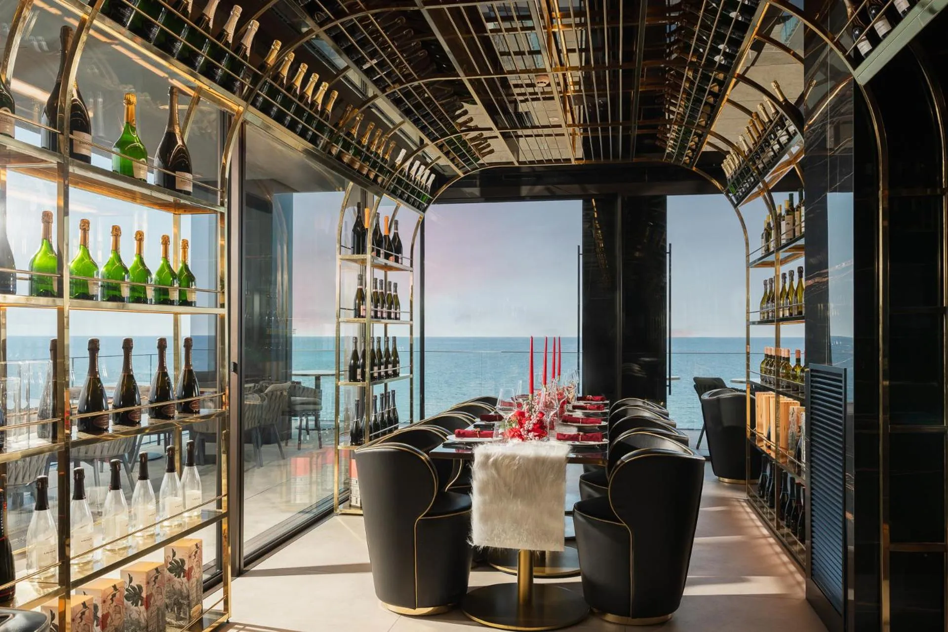 Restaurant/places to eat in The Promenade Luxury Wellness Hotel