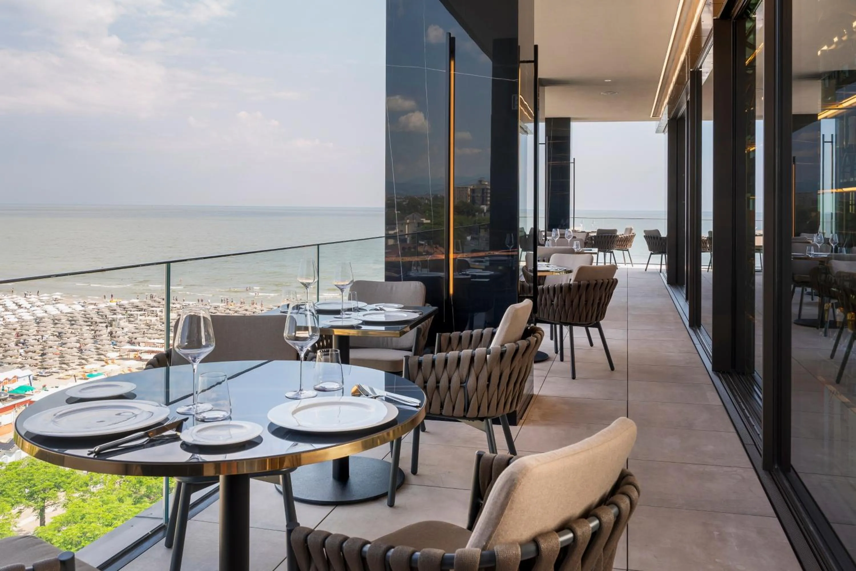 Restaurant/places to eat in The Promenade Luxury Wellness Hotel