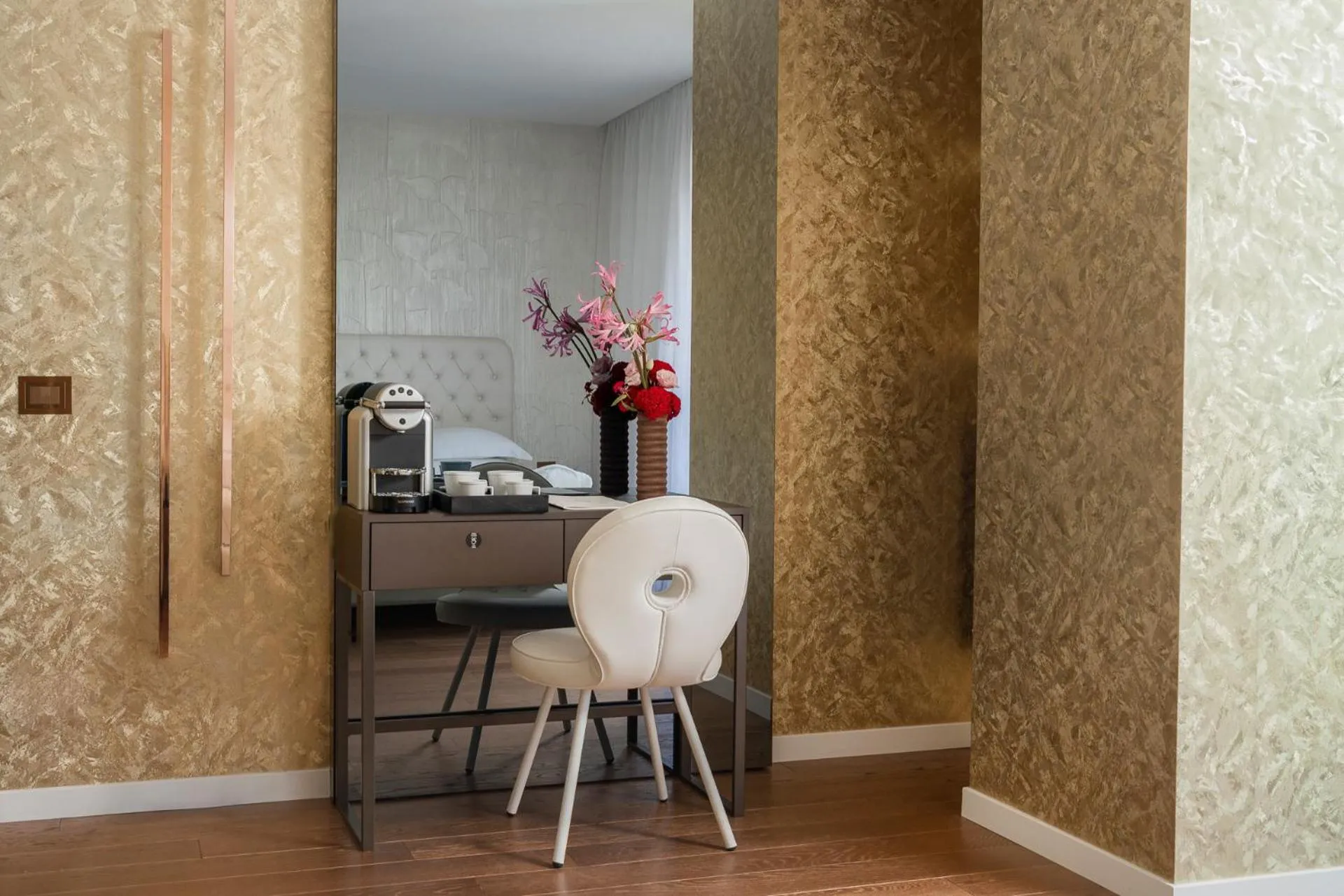 Bedroom in The Promenade Luxury Wellness Hotel