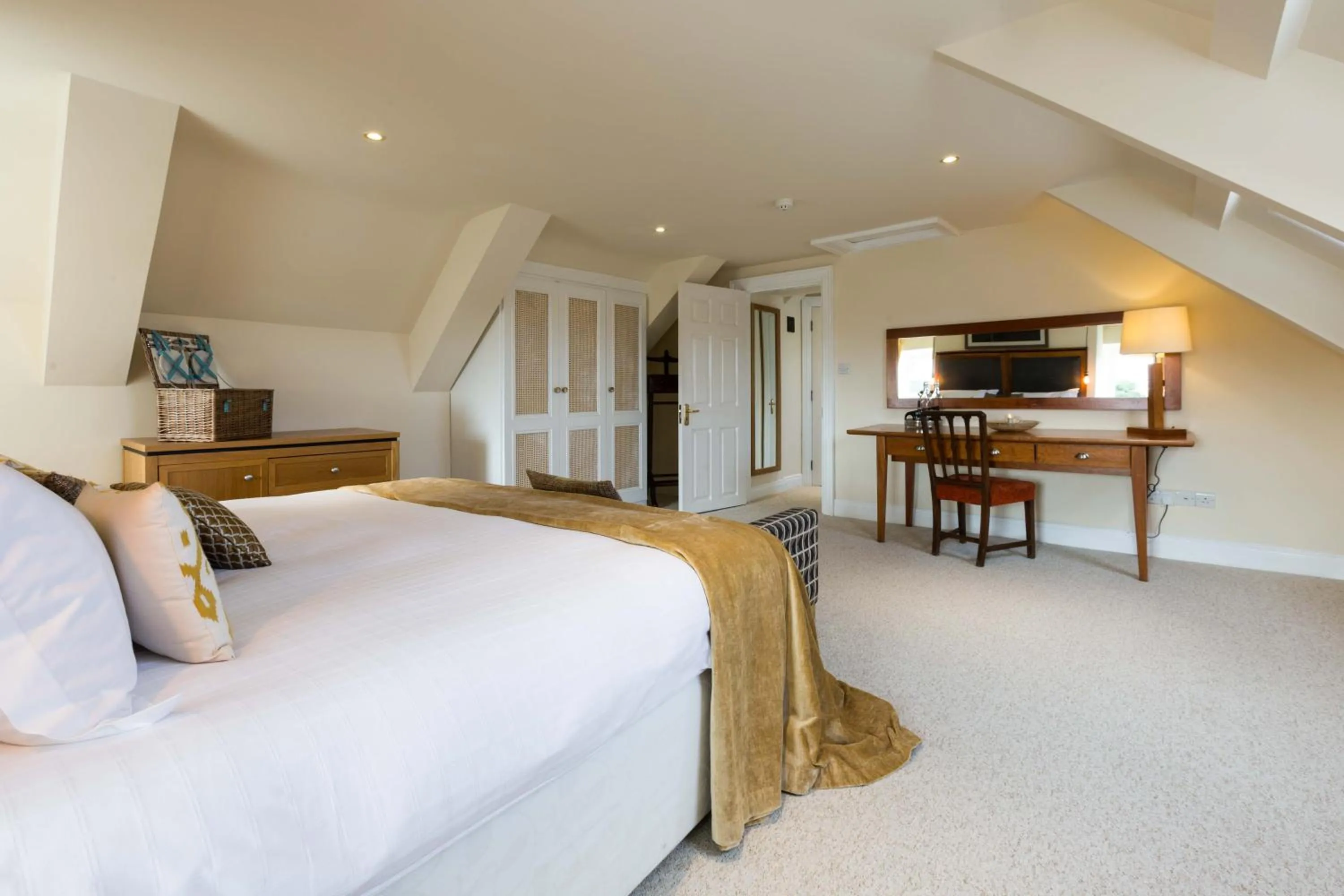 Photo of the whole room, Bed in Barrow House