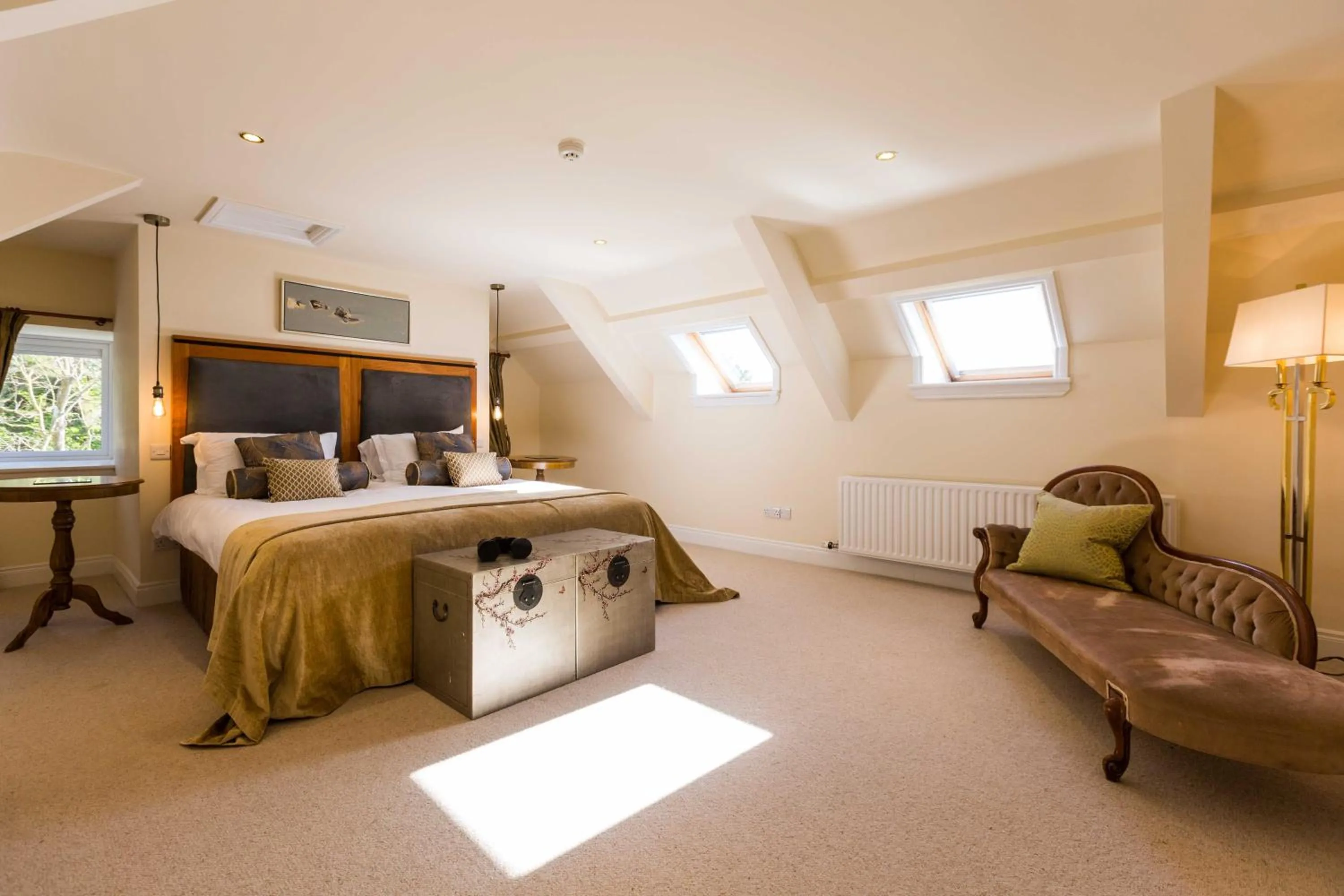 Nearby landmark, Bed in Barrow House