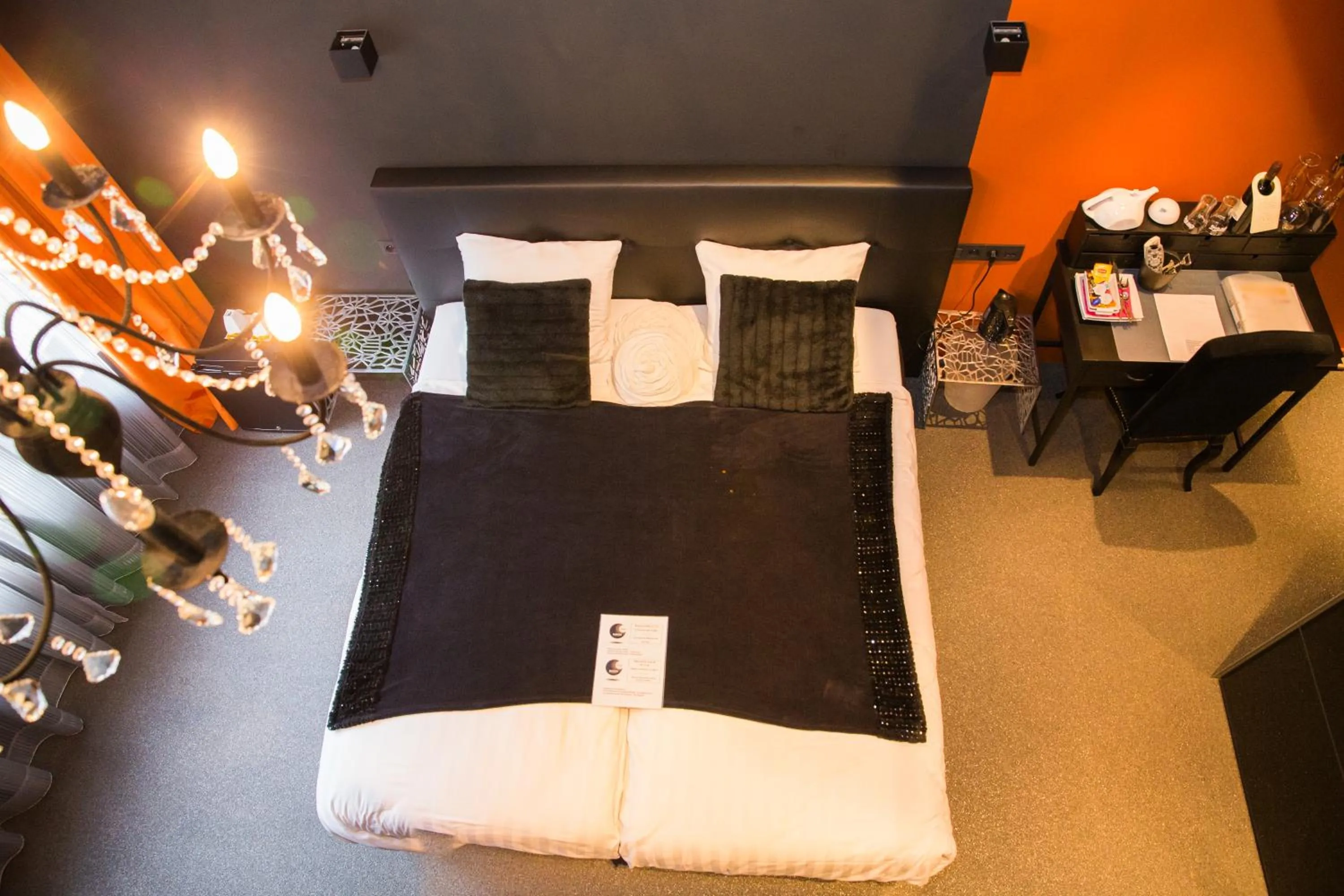 Photo of the whole room, Bed in Hotel Moon