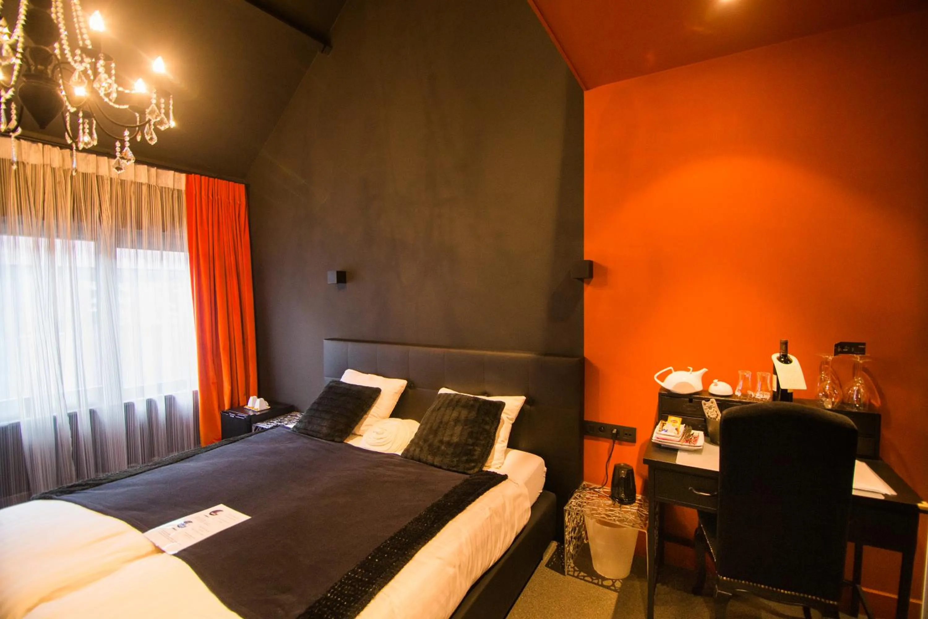 Bedroom, Bed in Hotel Moon