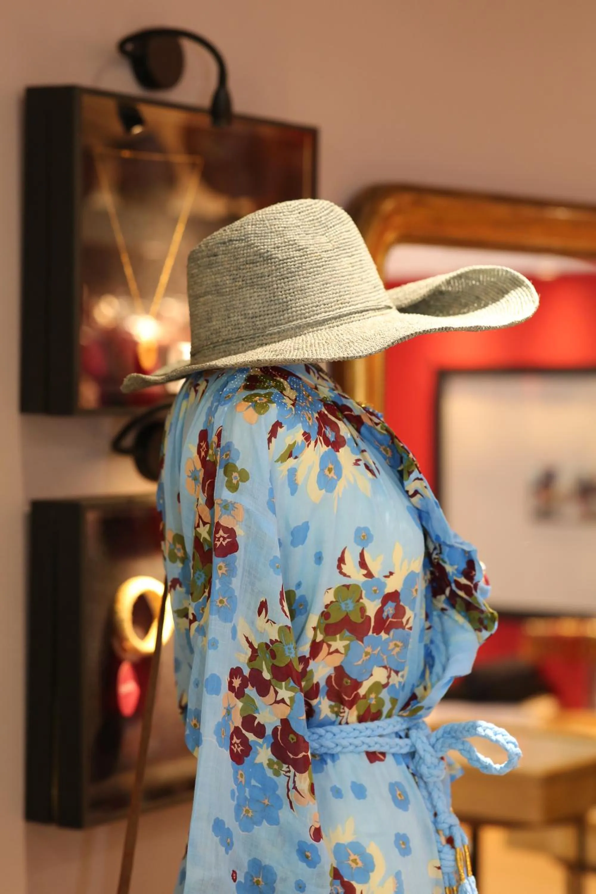 On-site shops in Grand Hôtel De Cala Rossa & Spa Nucca