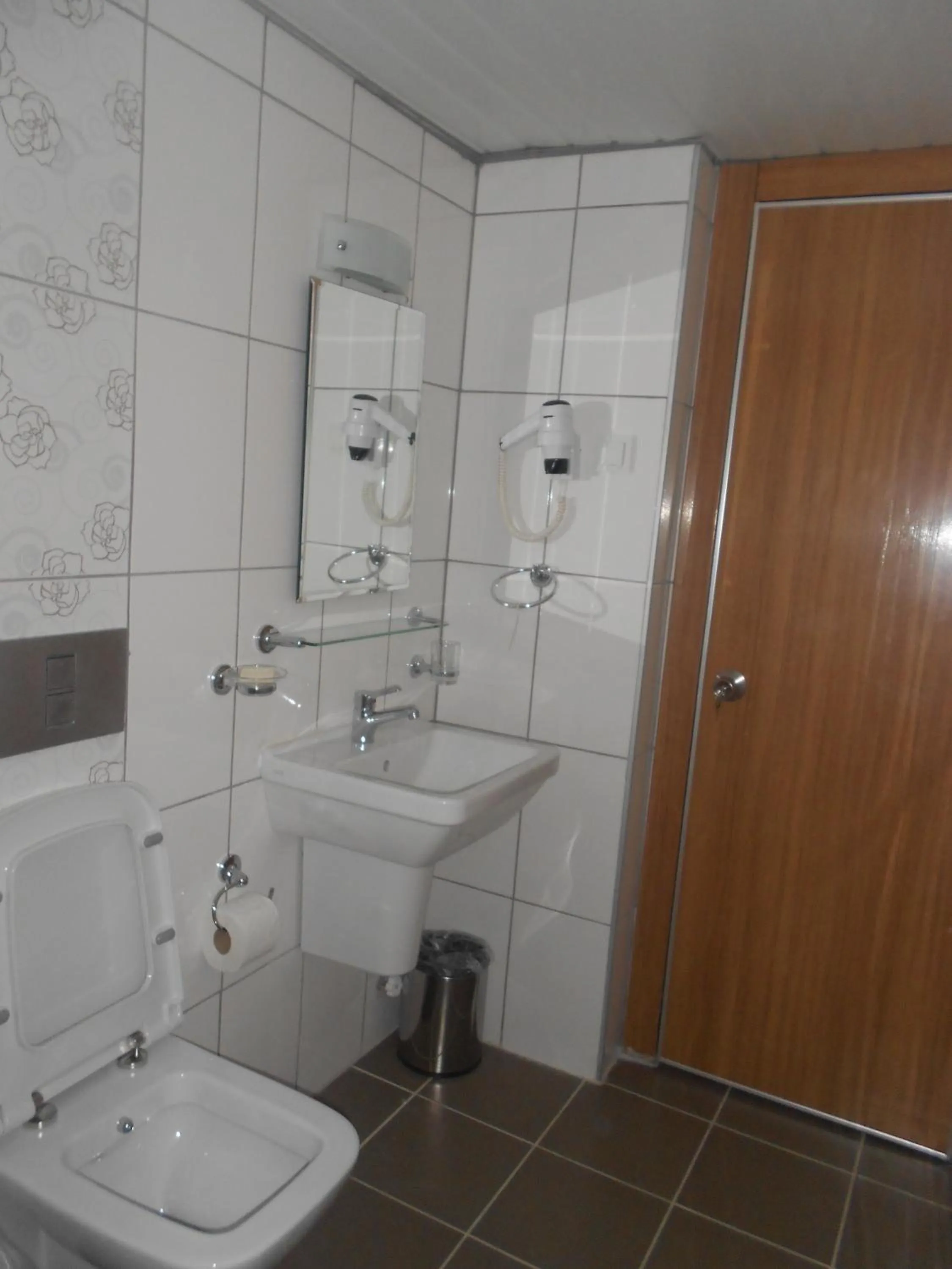 Shower in Afsin Hotel