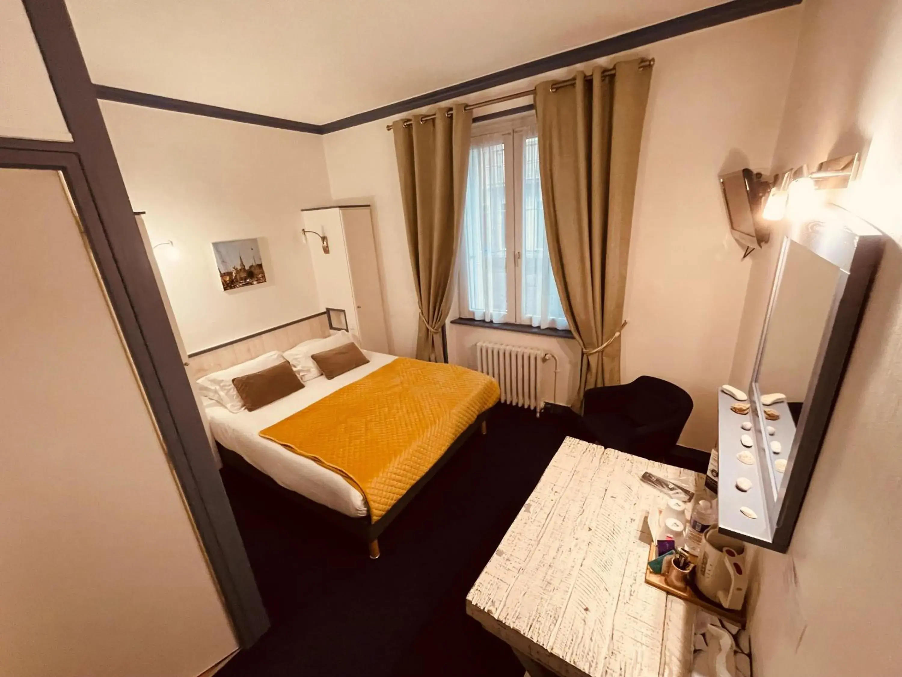 Comfort Room in Hôtel Quic en Groigne Comfort Room in Hôtel Quic en Groigne