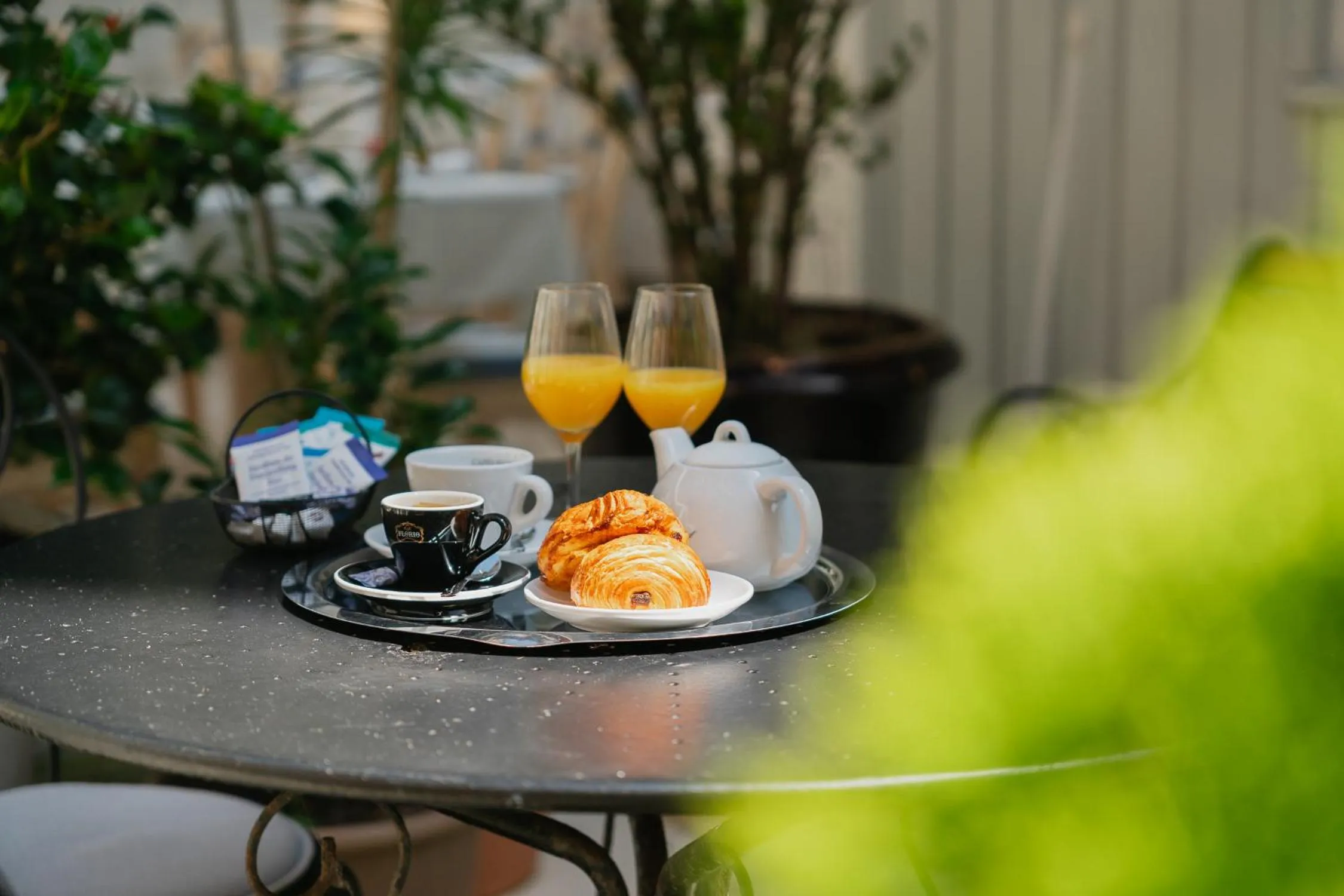 Food and drinks in Hôtel Quic en Groigne