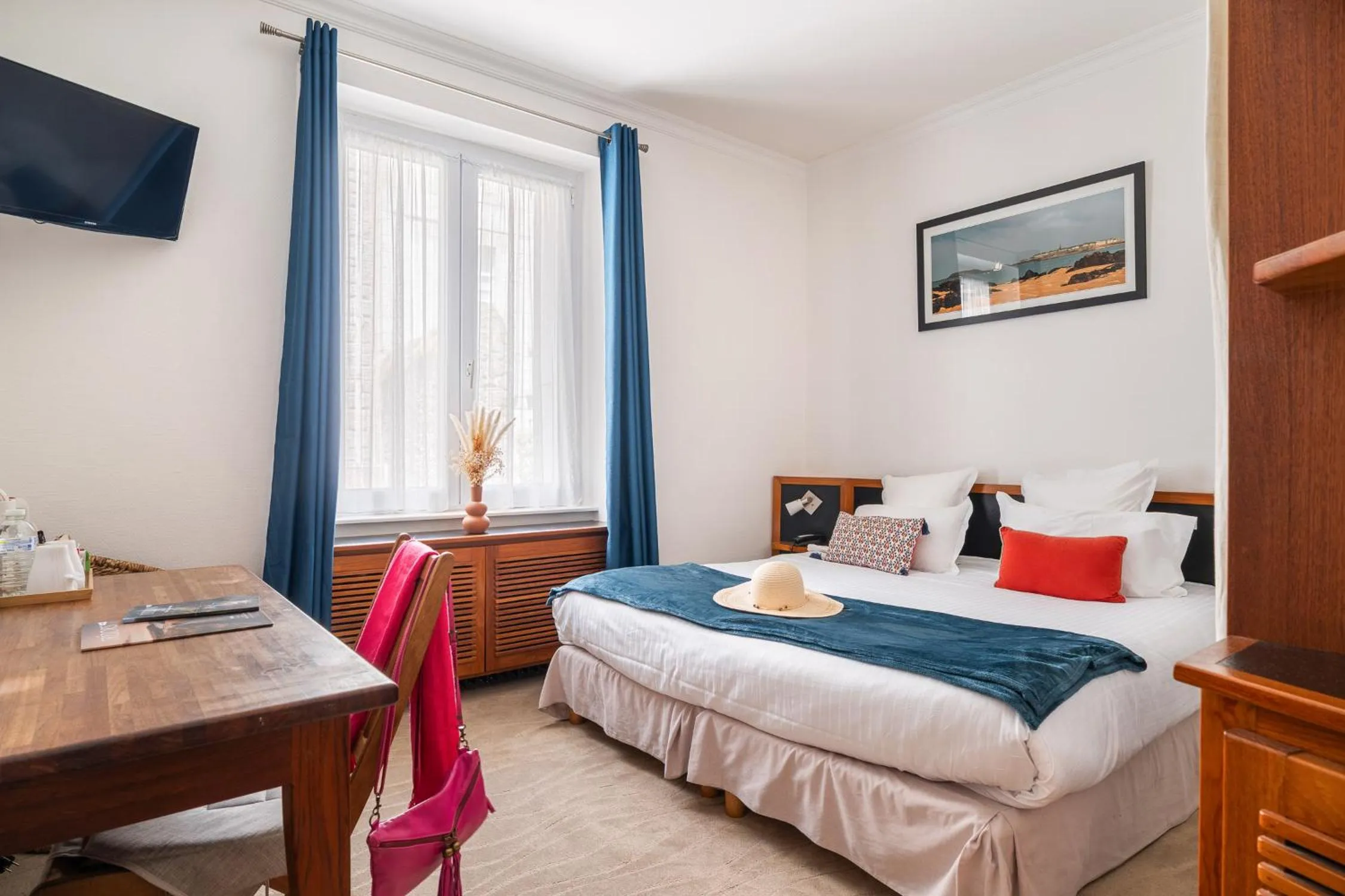 Bed in Hôtel Quic en Groigne