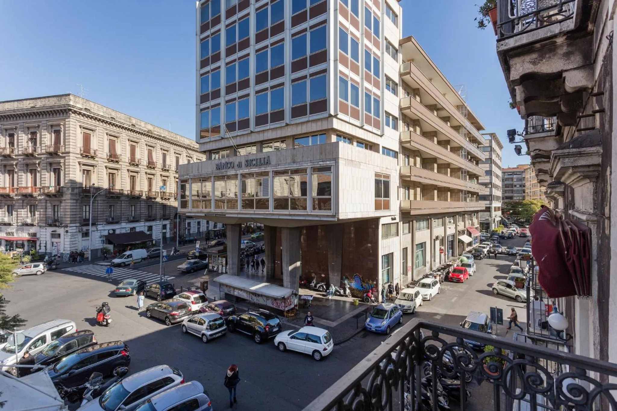 City view in Da Gianni e Lucia Rooms with bathroom in the city center