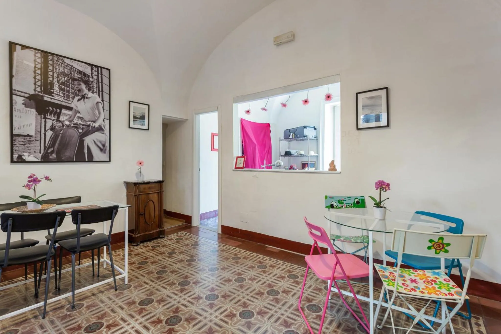 Restaurant/places to eat in Da Gianni e Lucia Rooms with bathroom in the city center