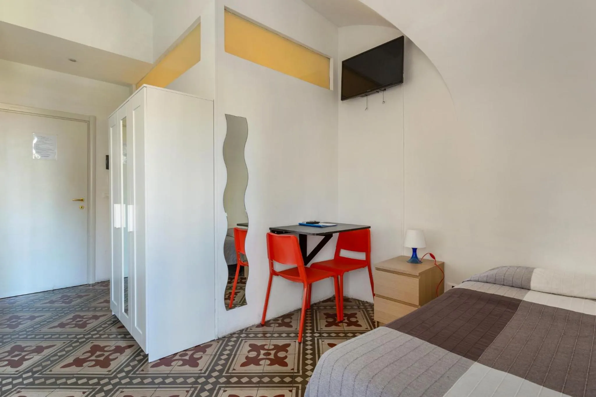 TV and multimedia, Bed in Da Gianni e Lucia Rooms with bathroom in the city center