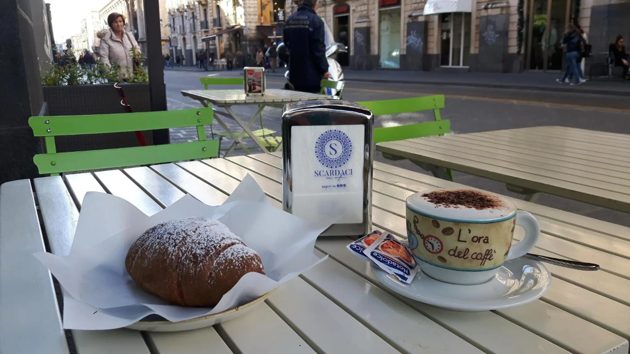 Lounge or bar in Da Gianni e Lucia Rooms with bathroom in the city center