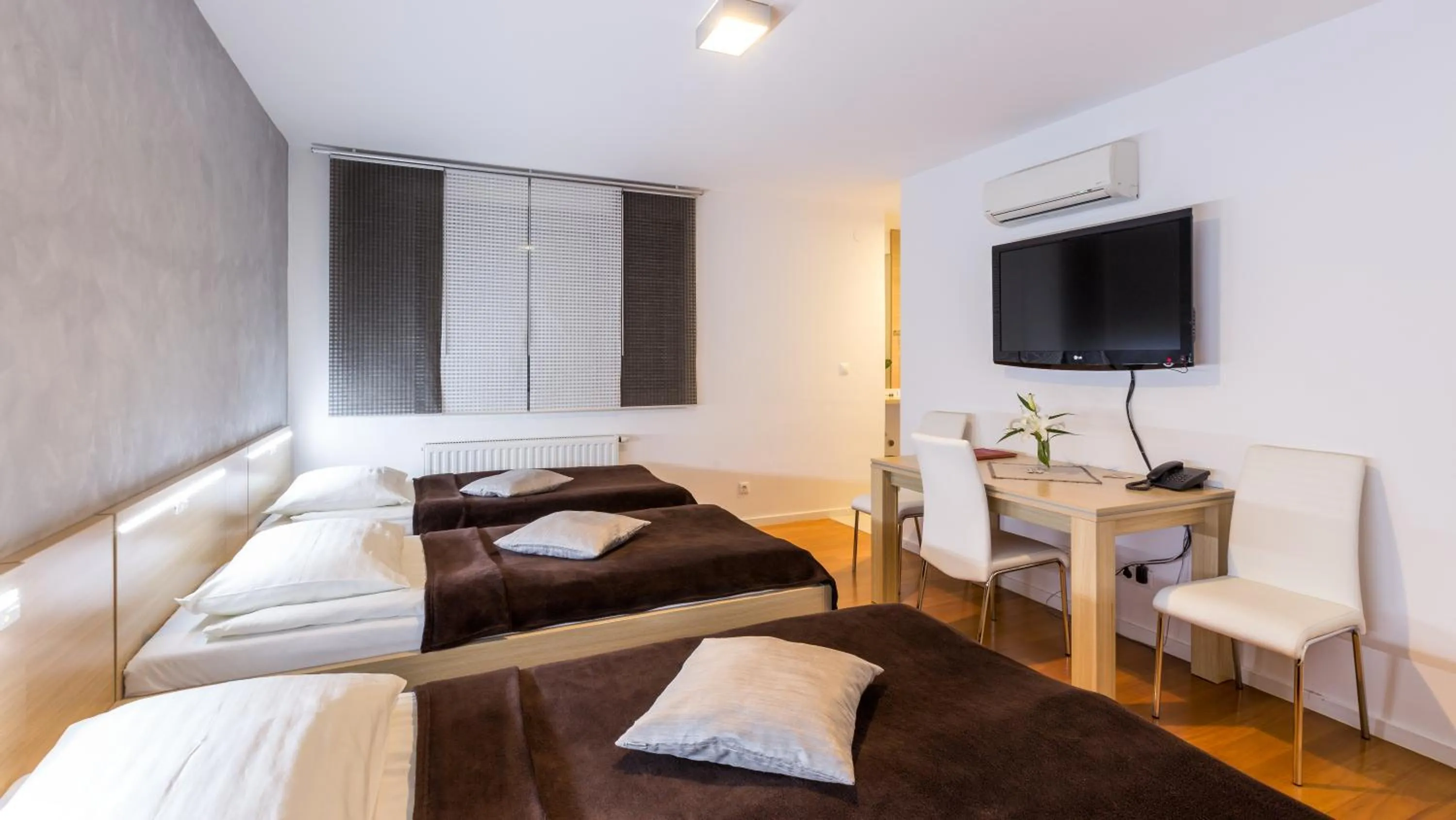 TV and multimedia, Bed in Dream Hotel