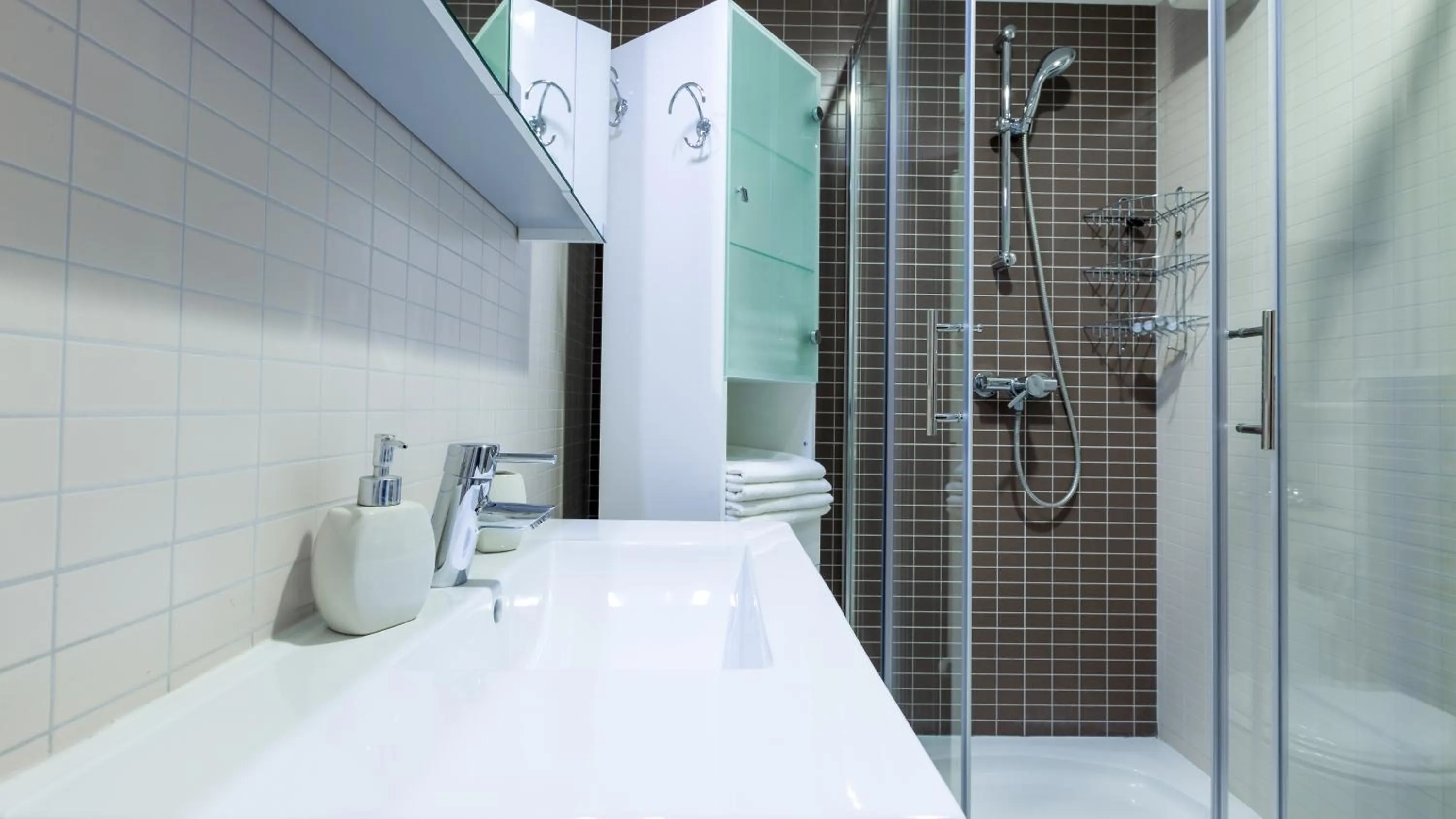 Shower in Dream Hotel