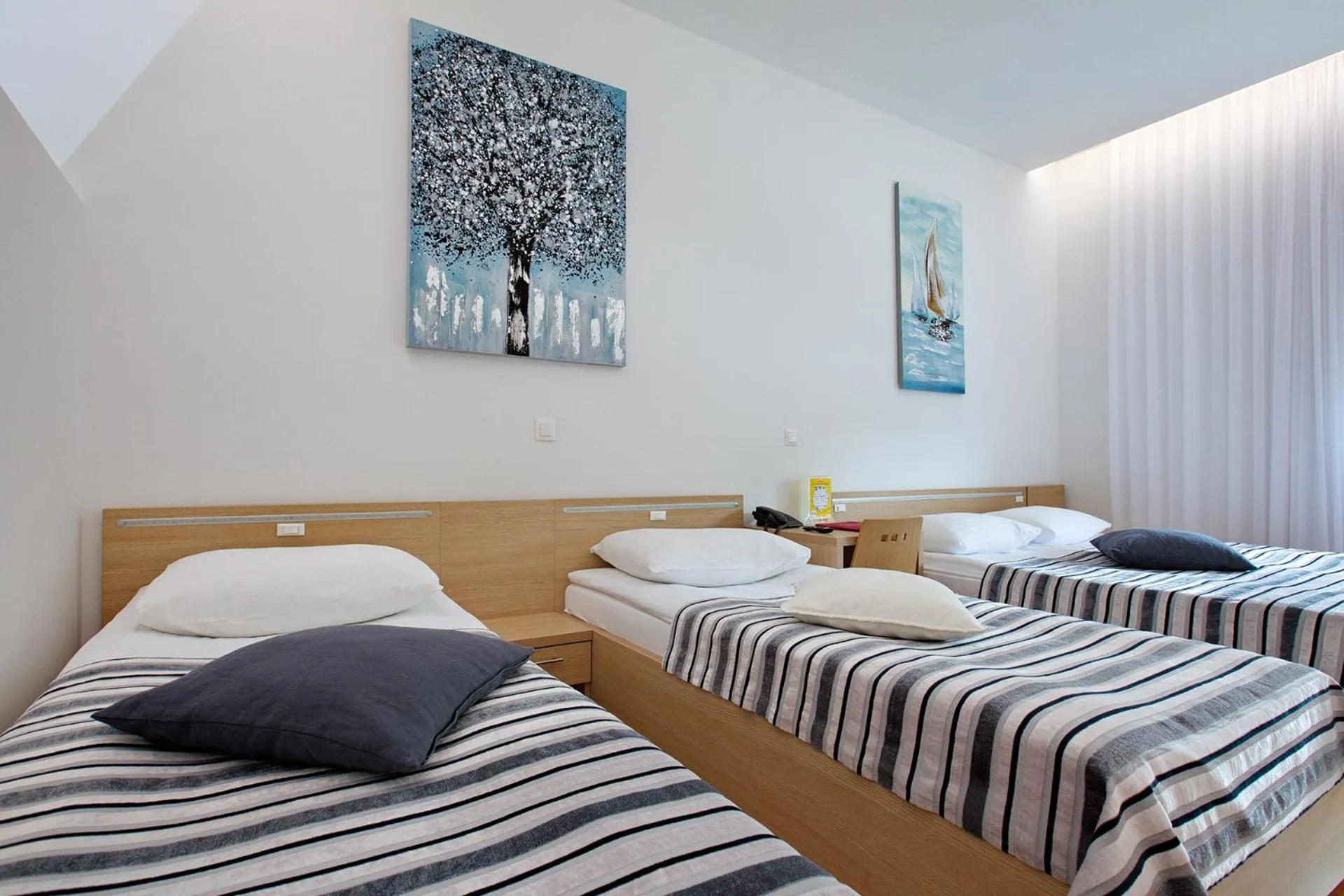 Photo of the whole room, Bed in Dream Hotel