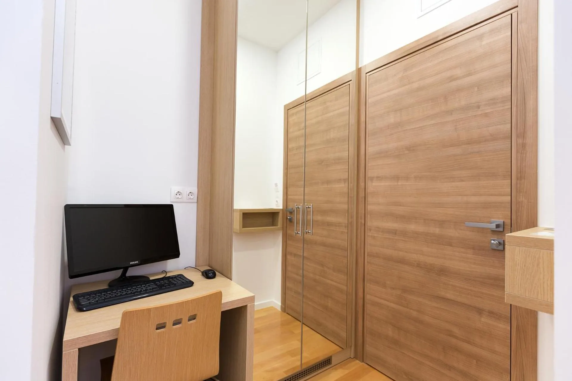 TV and multimedia in Dream Hotel