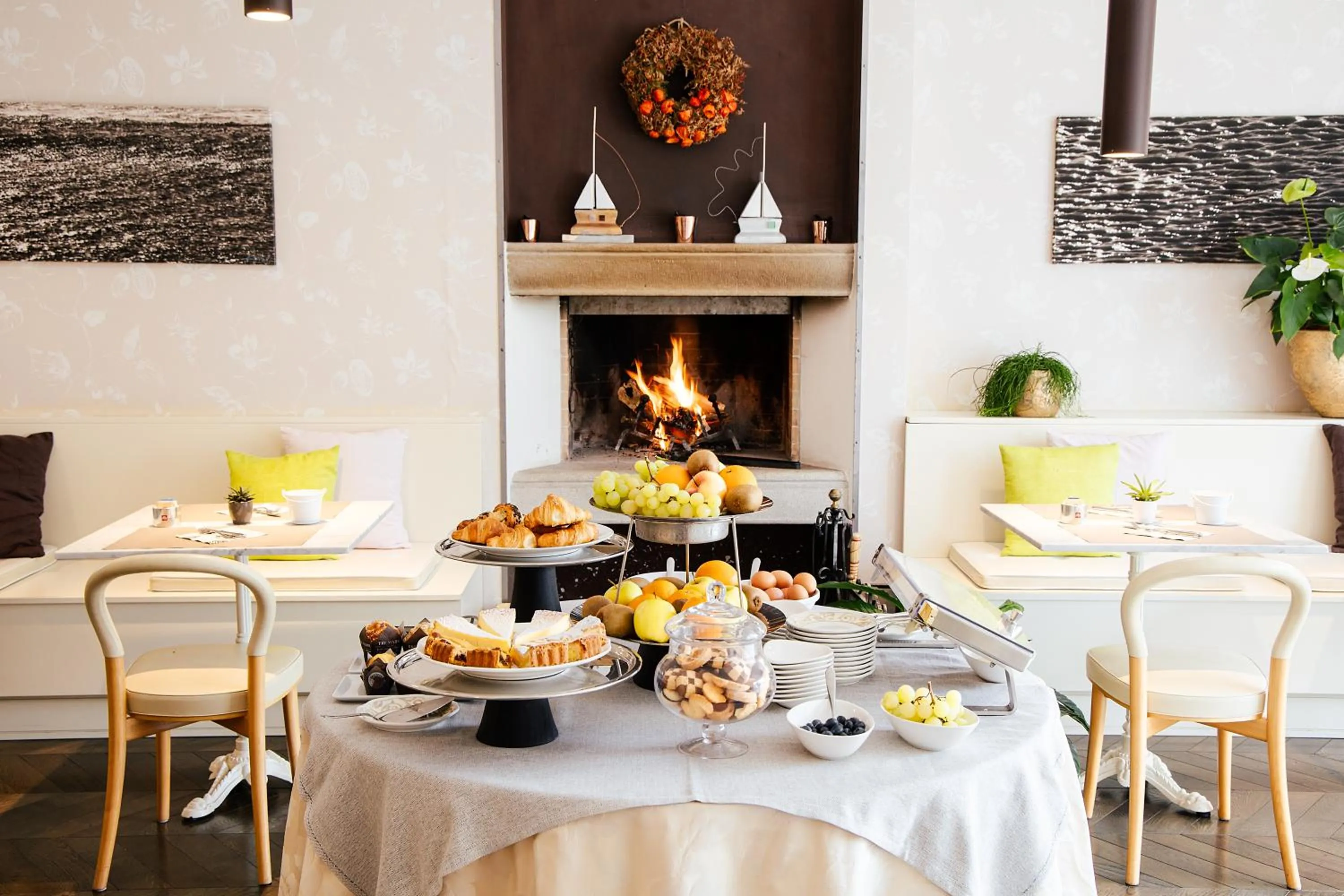 Buffet breakfast in Hotel Eden