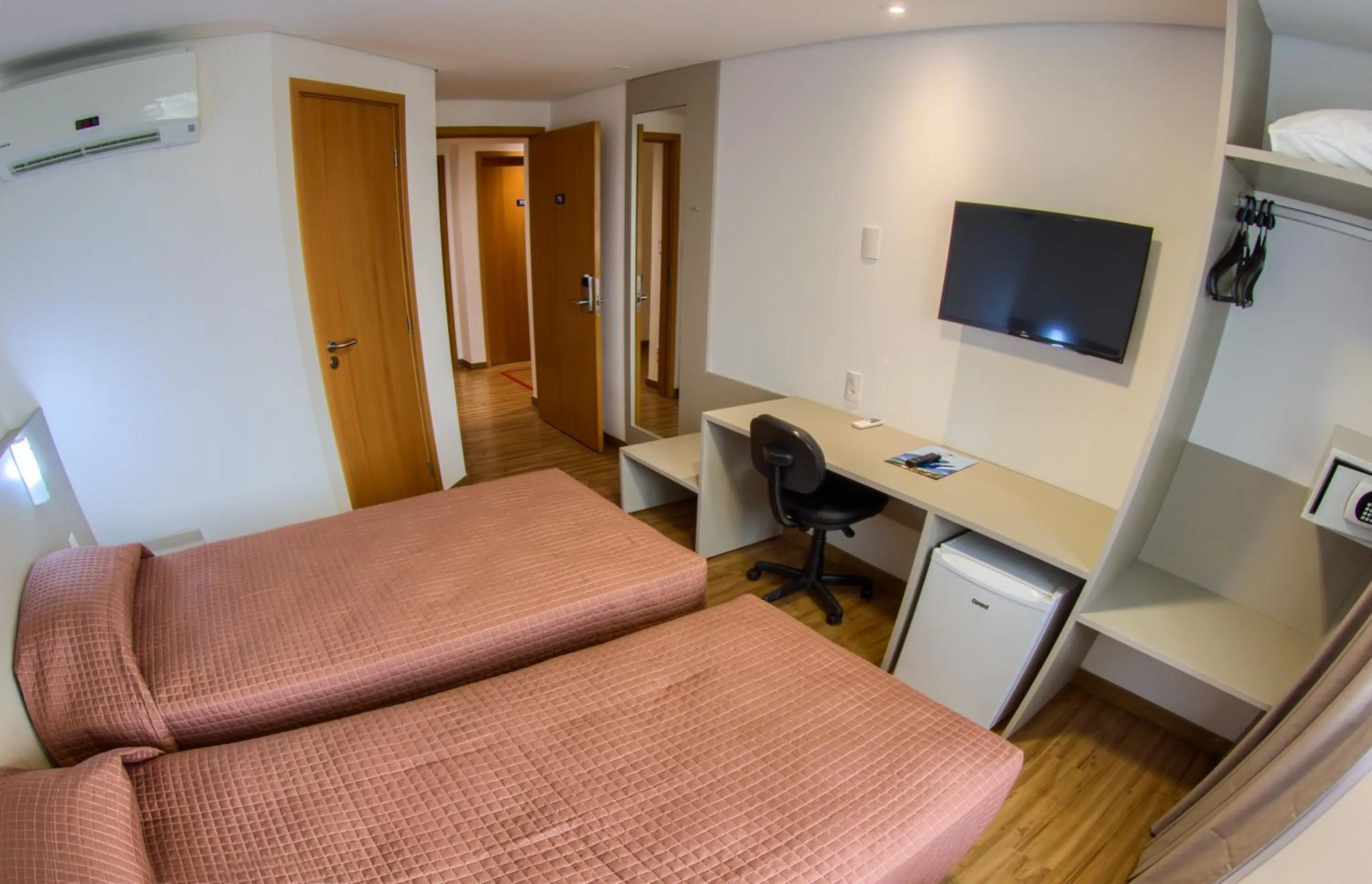 TV and multimedia, Bed in Marante Executive Hotel