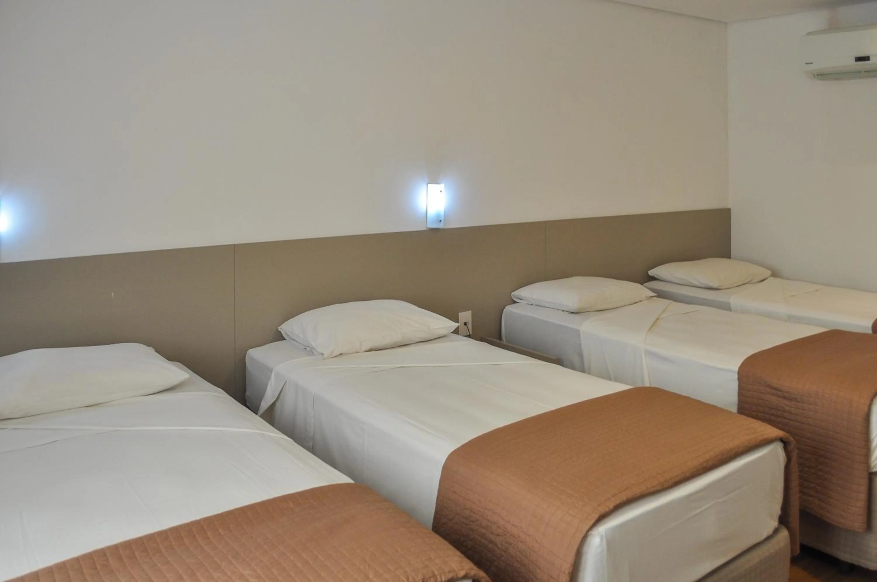 Bed in Marante Executive Hotel