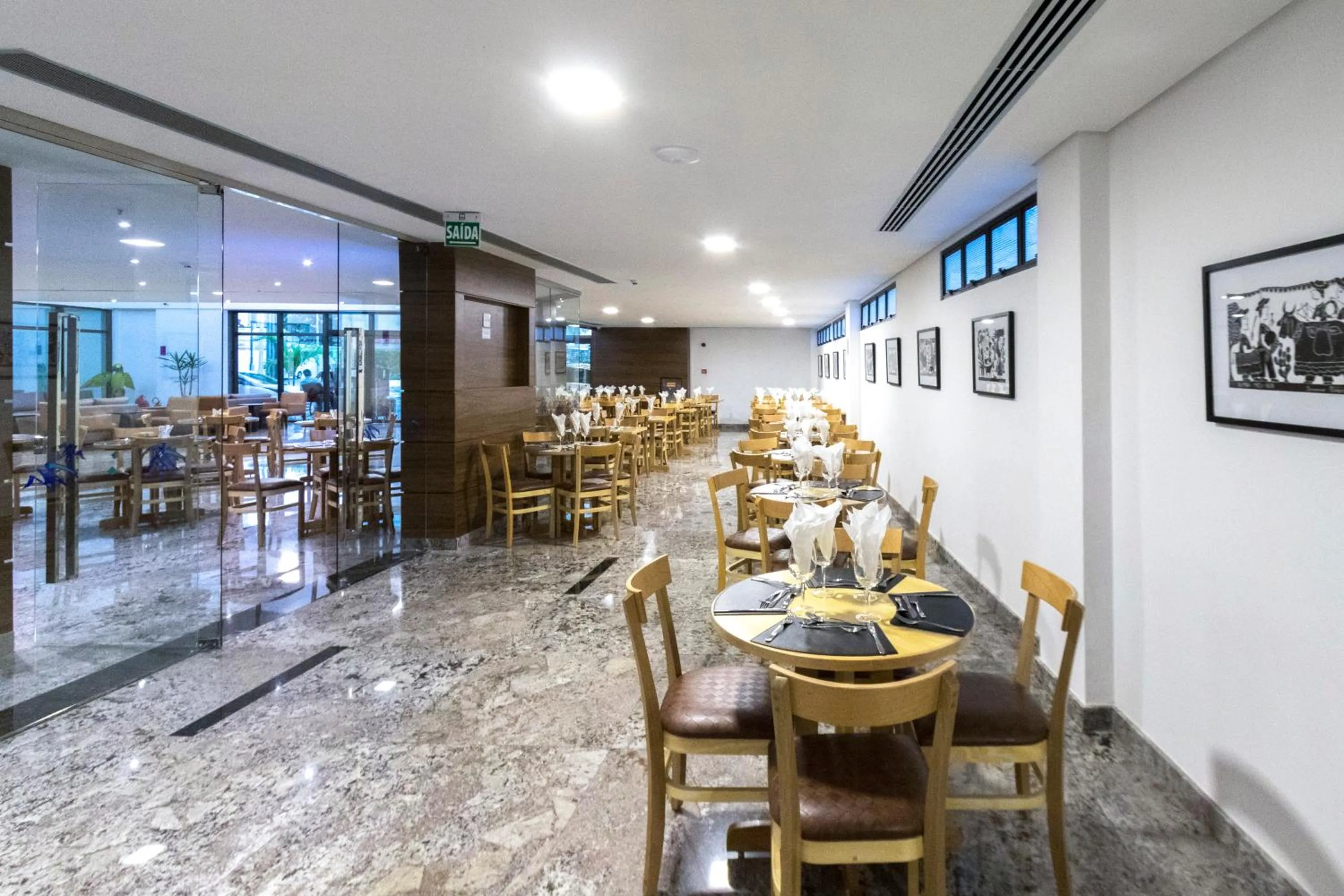 Restaurant/places to eat in Marante Executive Hotel