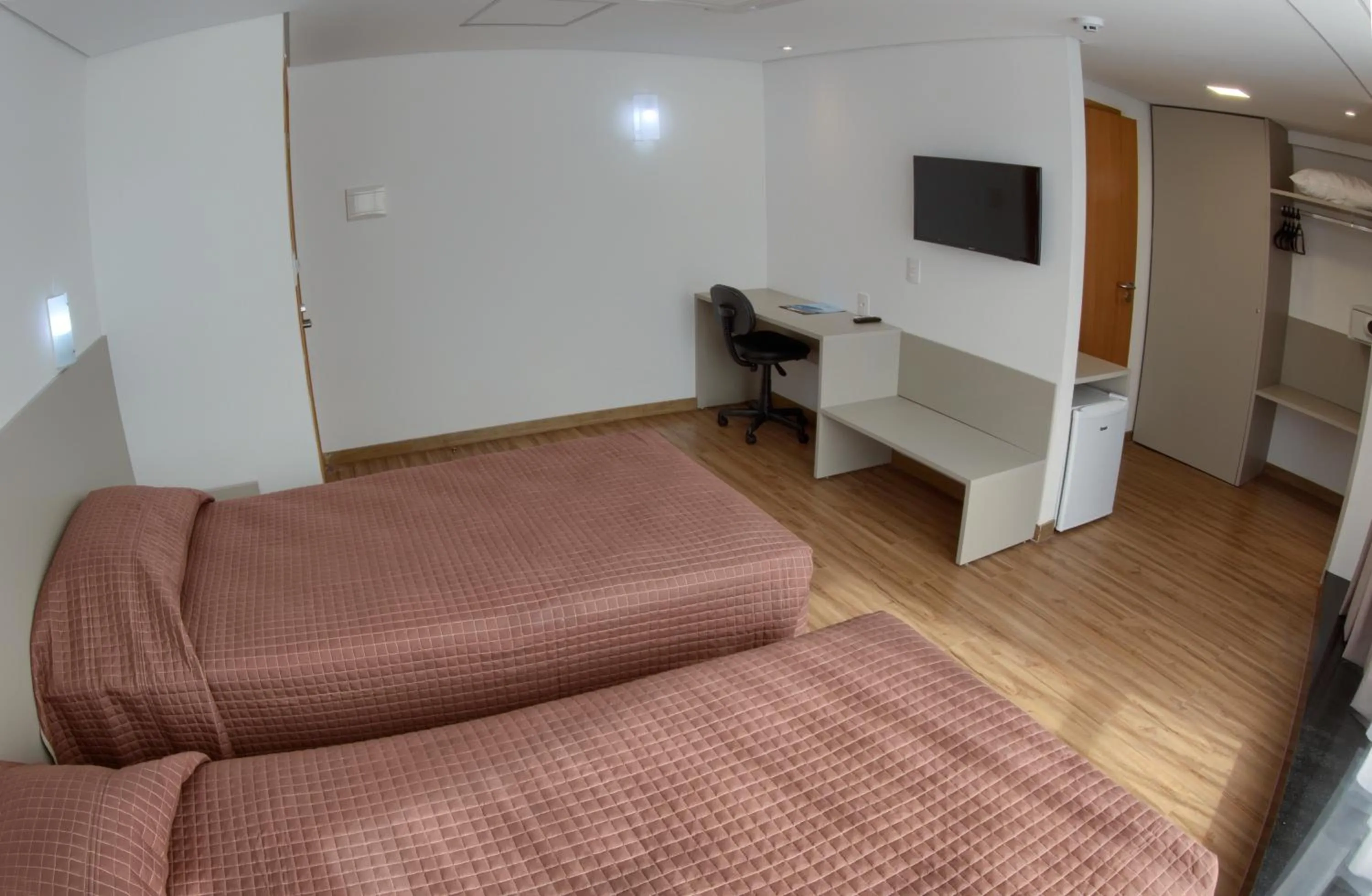 Photo of the whole room, Bed in Marante Executive Hotel