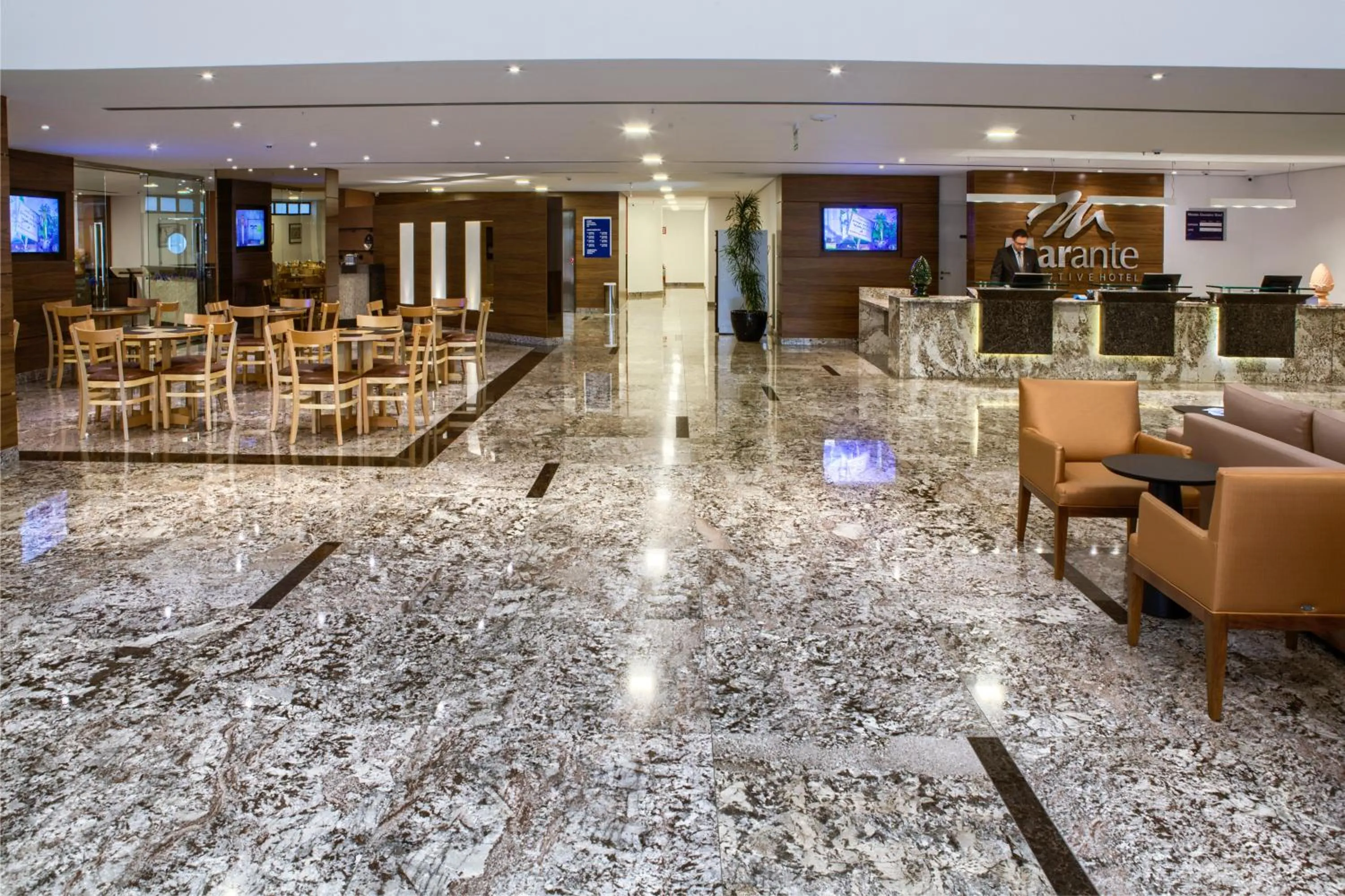 Lobby or reception in Marante Executive Hotel