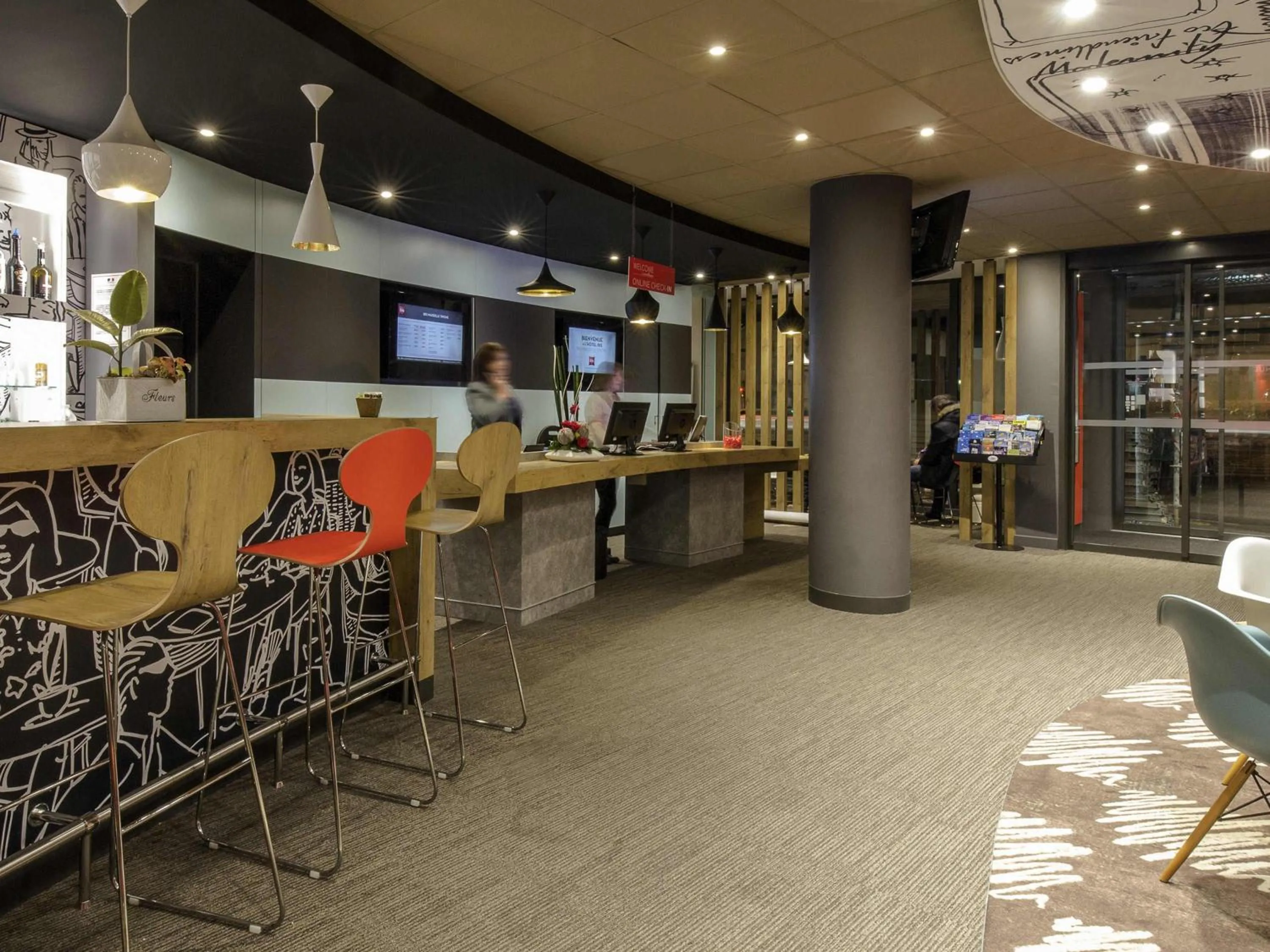 Lounge or bar in ibis Mulhouse Centre Filature
