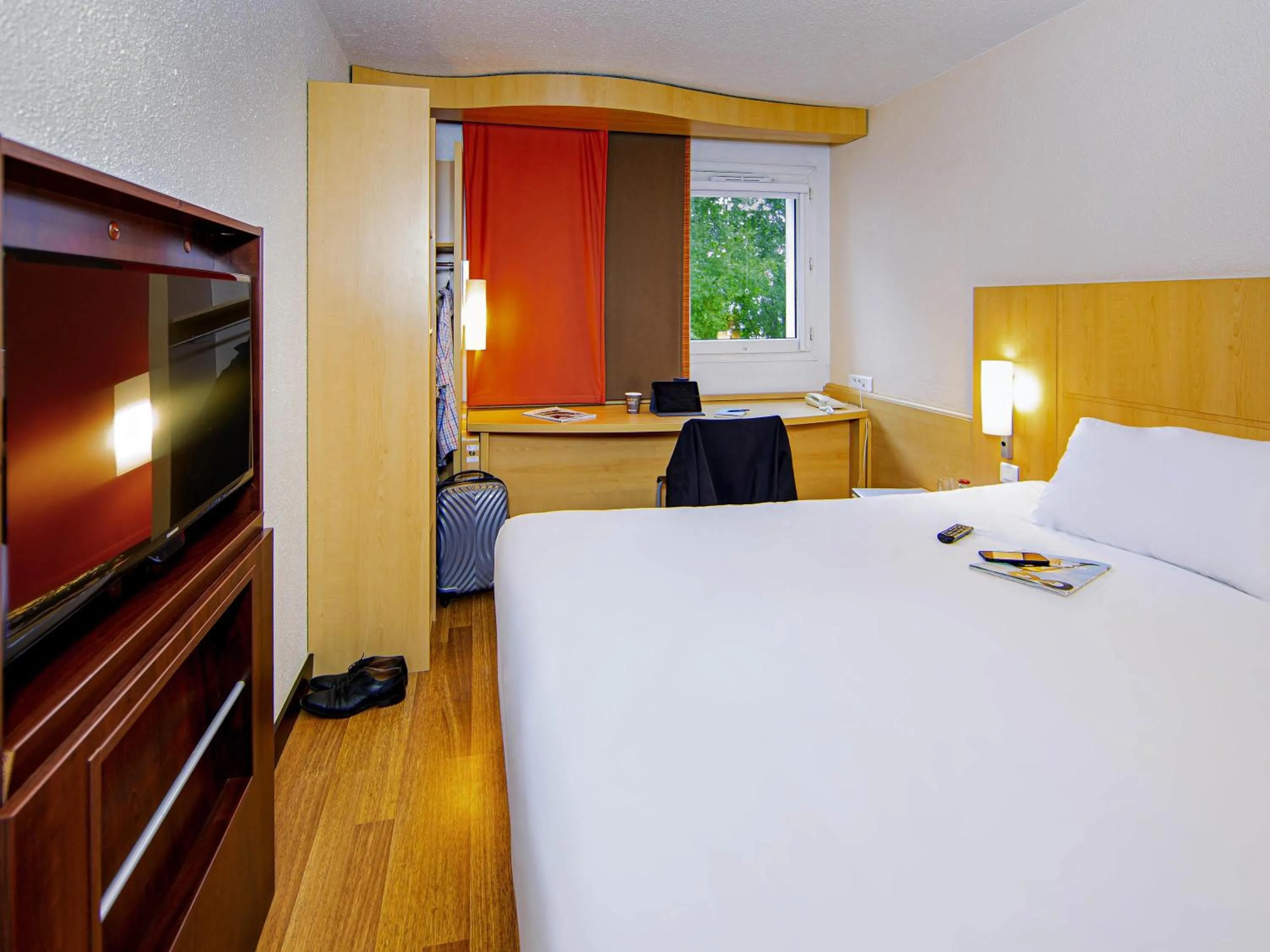 Bedroom, Bed in ibis Mulhouse Centre Filature