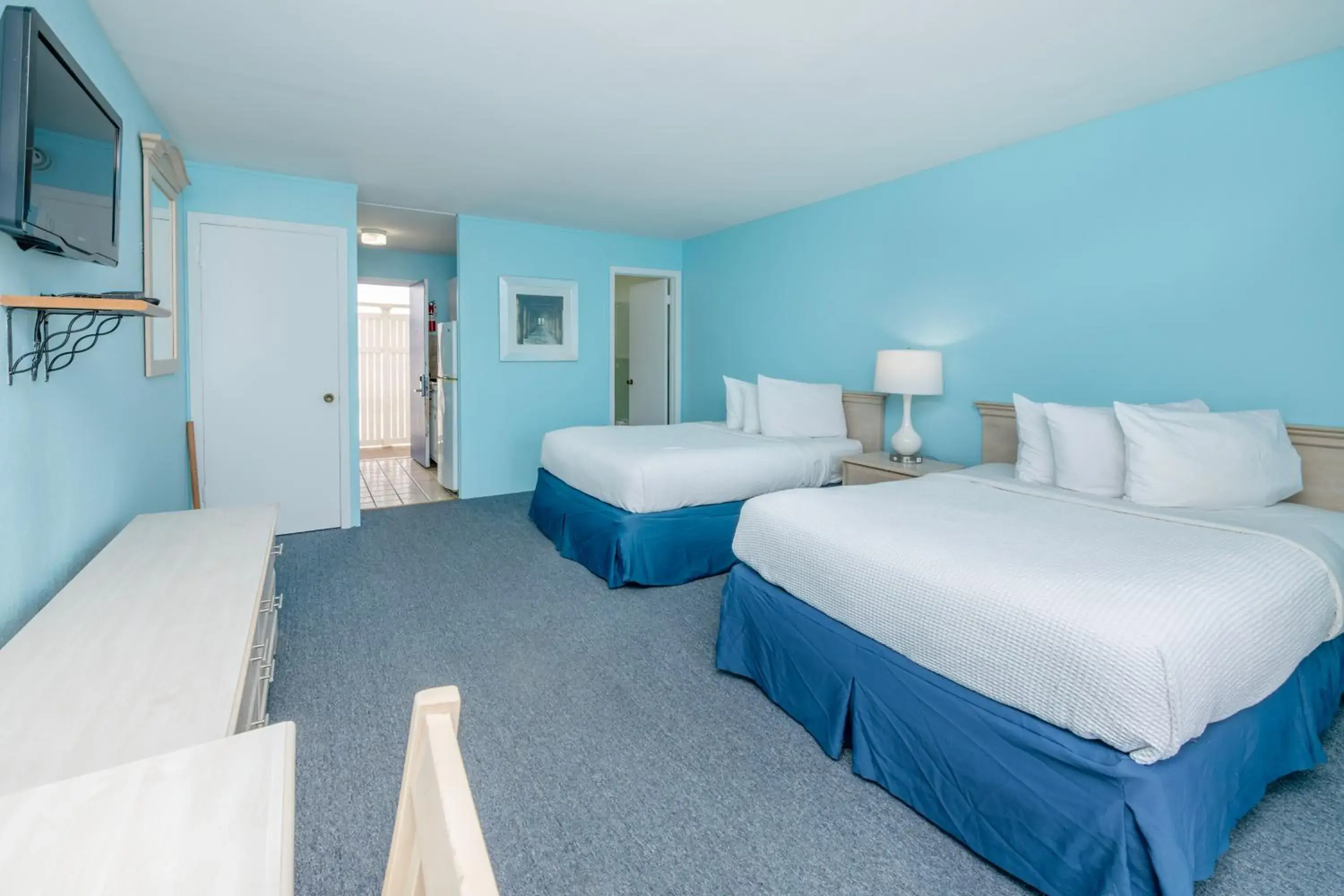 Efficiency Room in Drifting Sands Oceanfront Hotel Efficiency Room in Drifting Sands Oceanfront Hotel