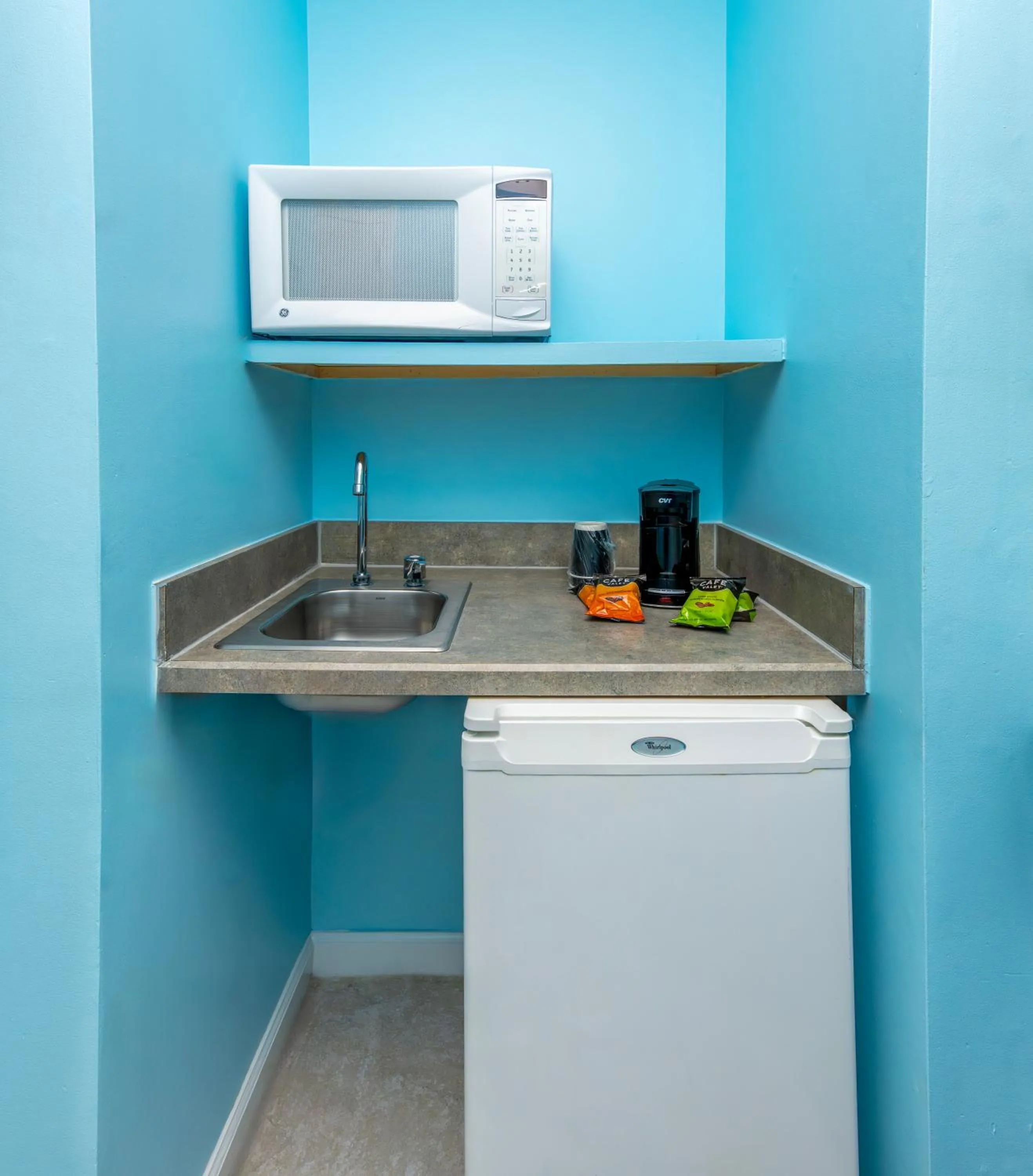 Kitchen or kitchenette in Drifting Sands Oceanfront Hotel