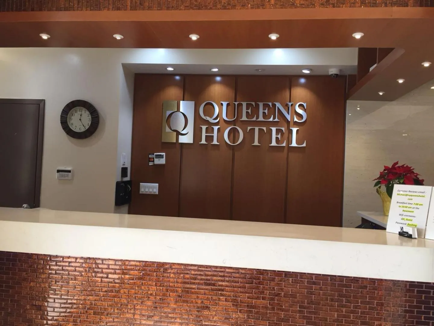 Lobby or reception in The Queens Hotel
