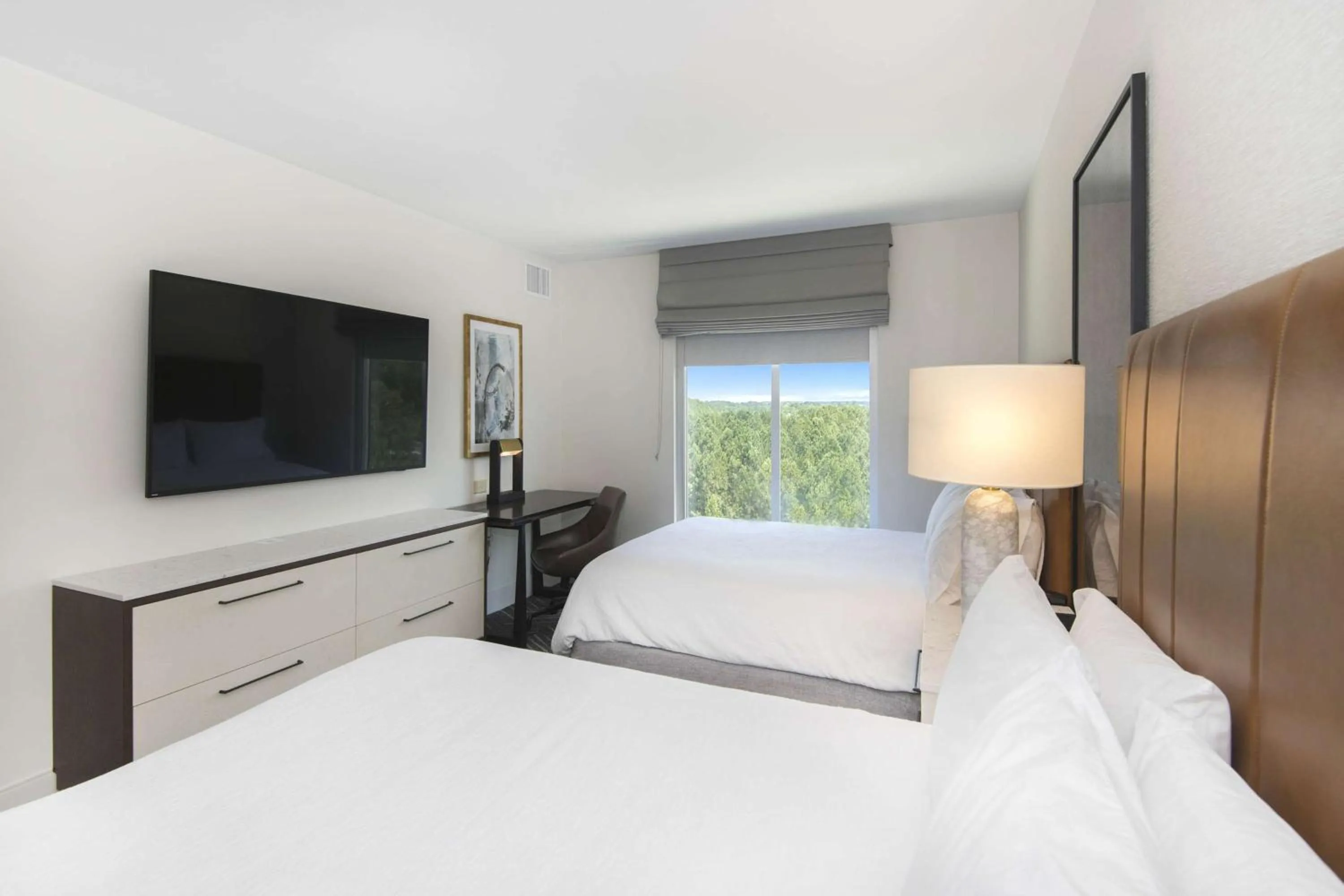 Bed in Embassy Suites by Hilton Raleigh Durham Airport Brier Creek