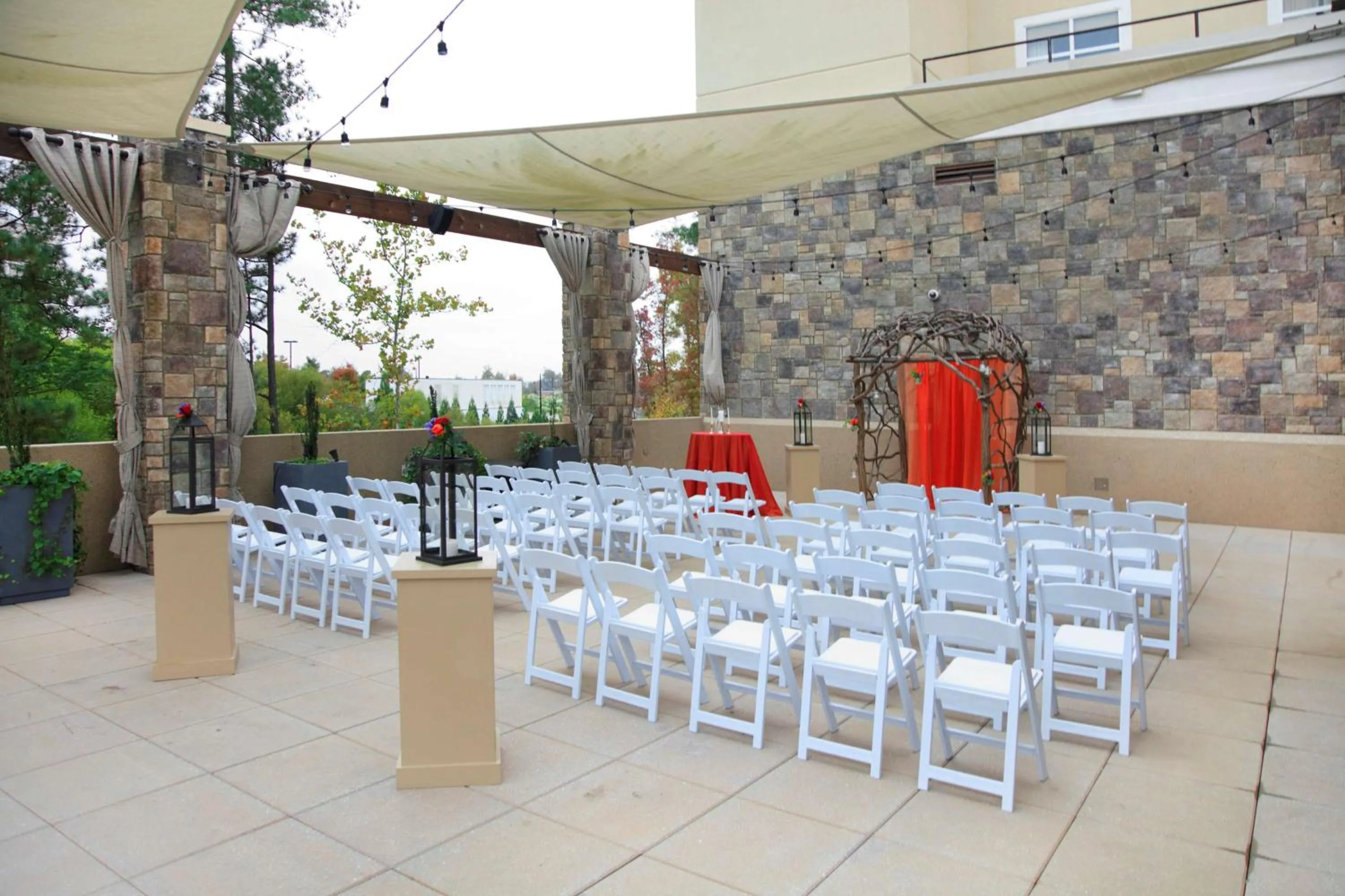 Patio in Embassy Suites by Hilton Raleigh Durham Airport Brier Creek