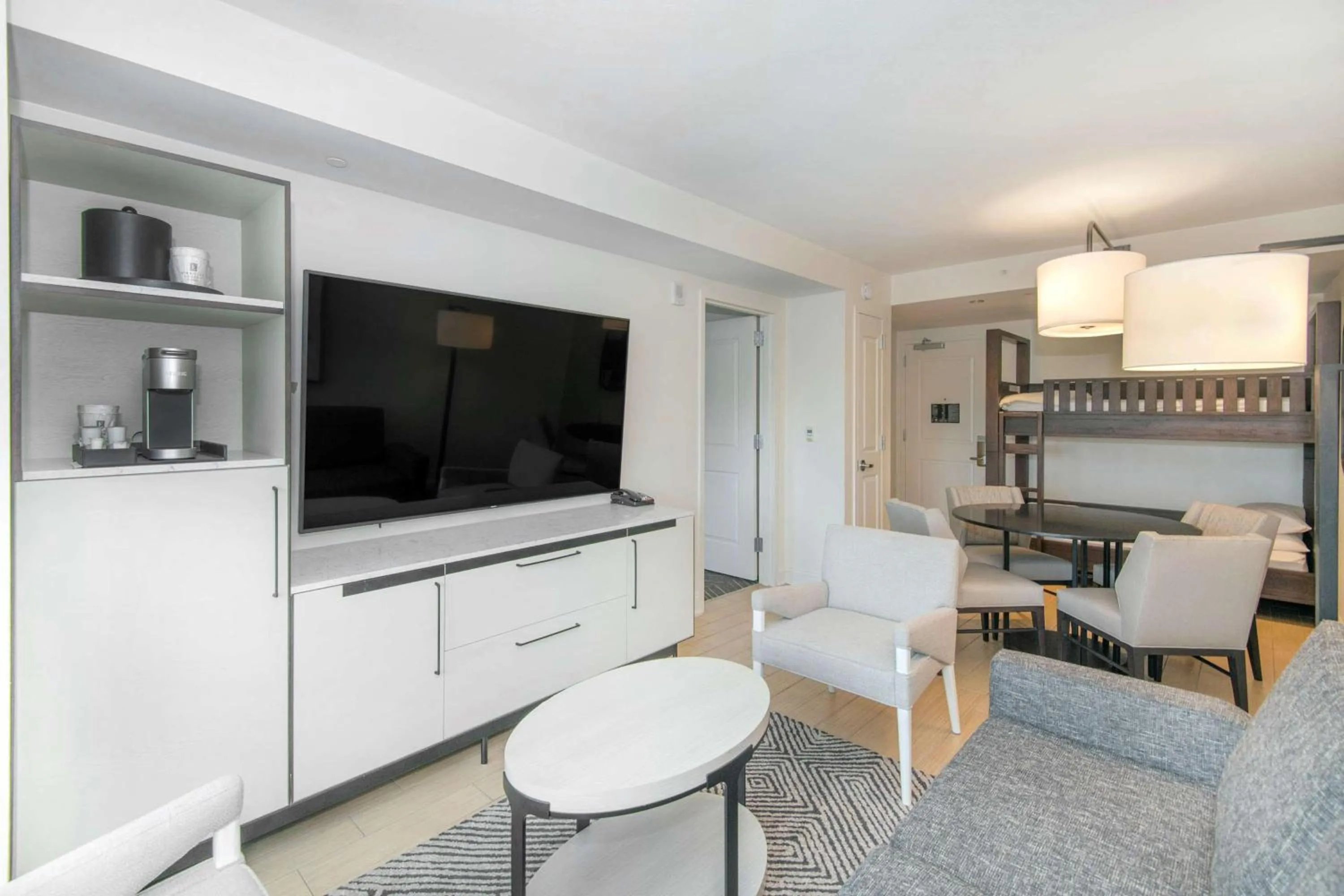 Living room in Embassy Suites by Hilton Raleigh Durham Airport Brier Creek