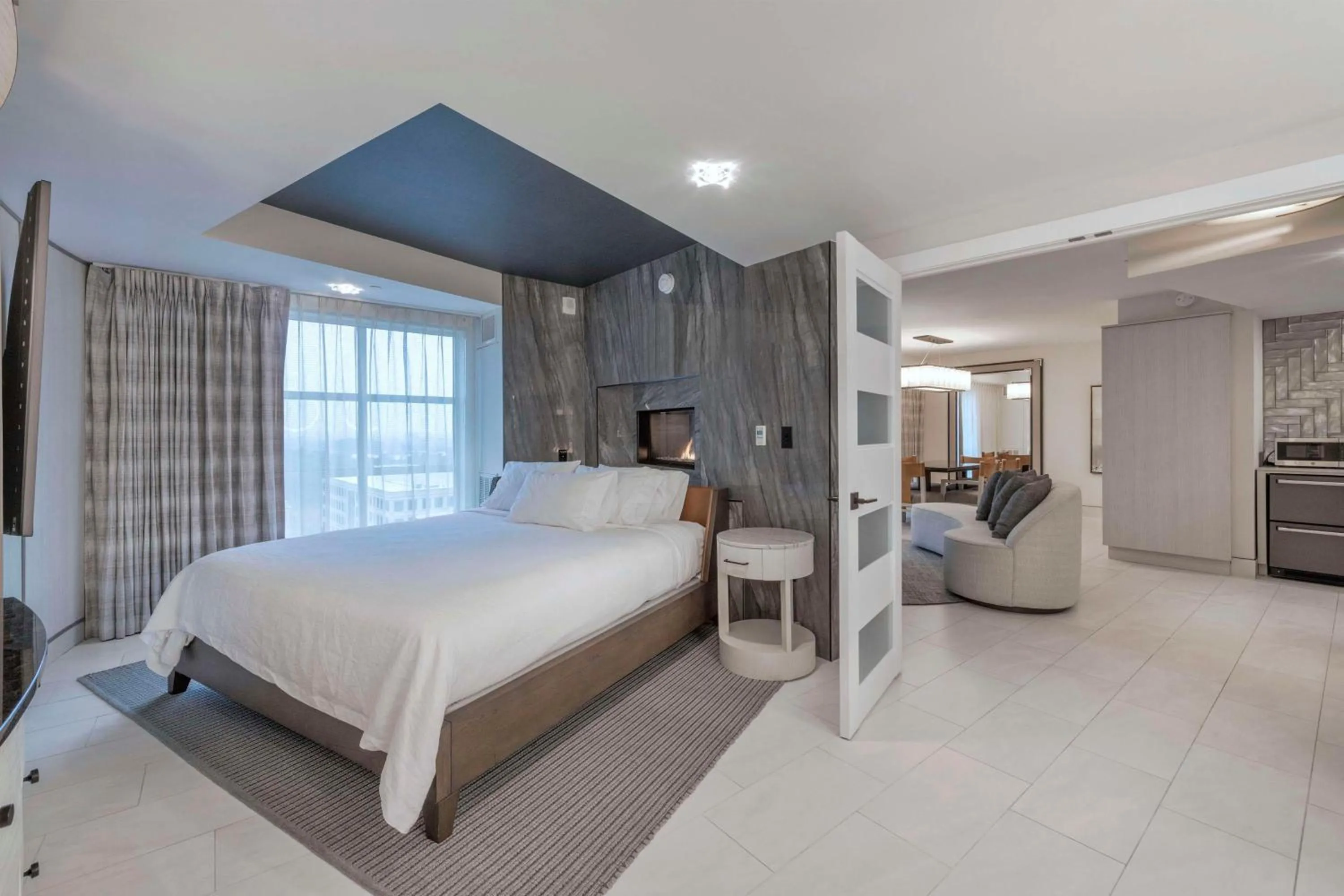 Bed in Embassy Suites by Hilton Raleigh Durham Airport Brier Creek