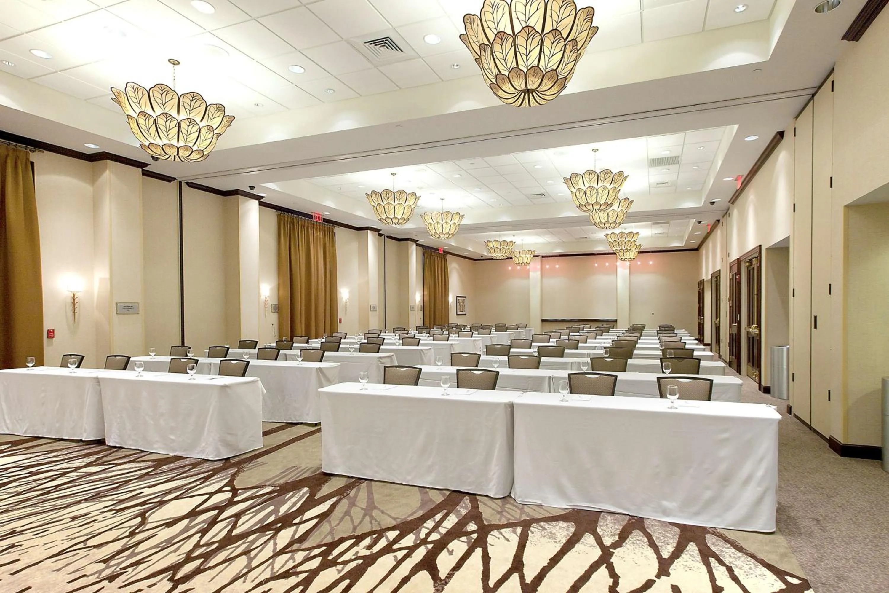Meeting/conference room in Embassy Suites Savannah Airport