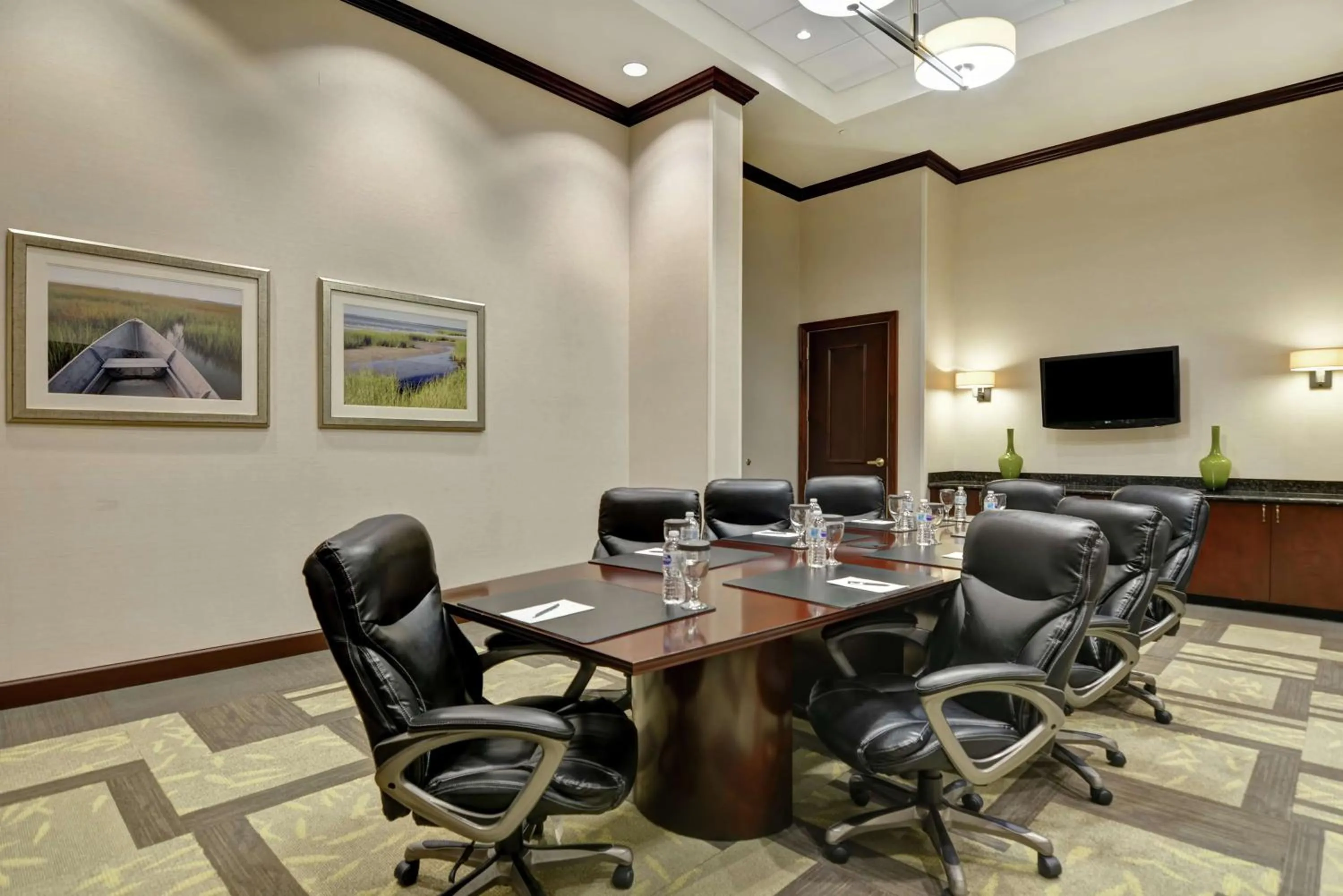 Meeting/conference room in Embassy Suites Savannah Airport