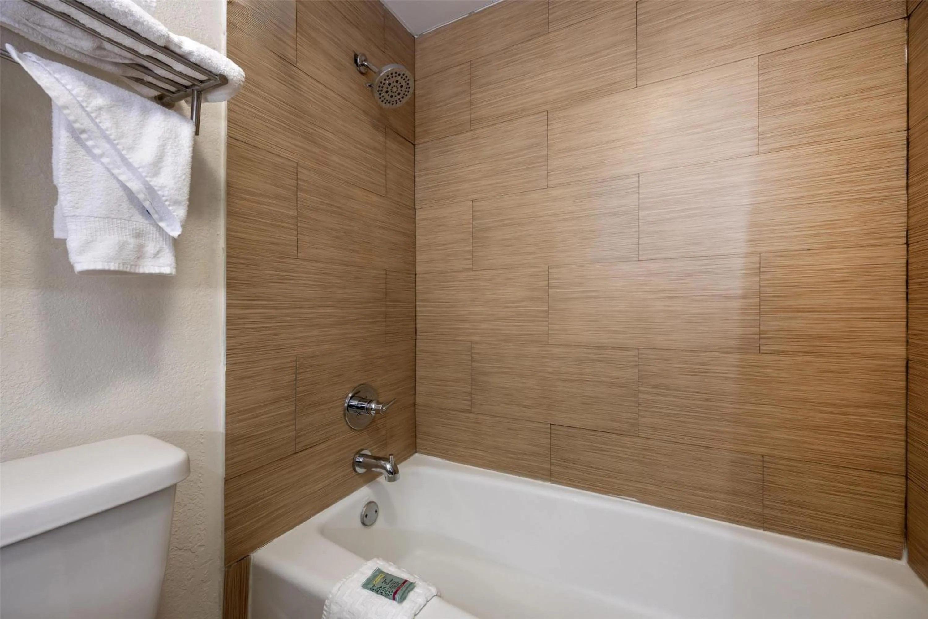 Bathroom in Best Western Bolingbrook Hotel