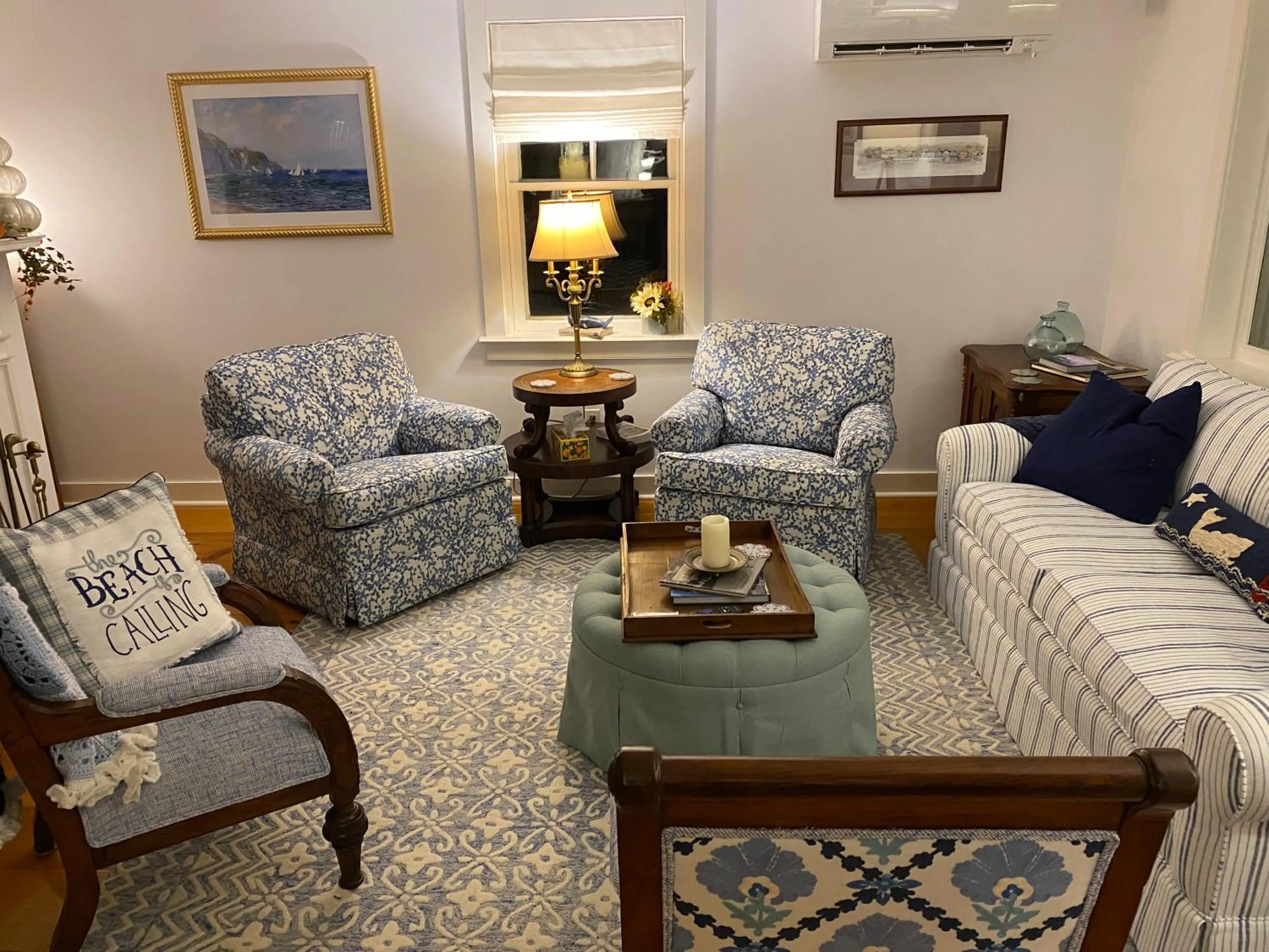 Living room in Spouter Inn Bed & Breakfast