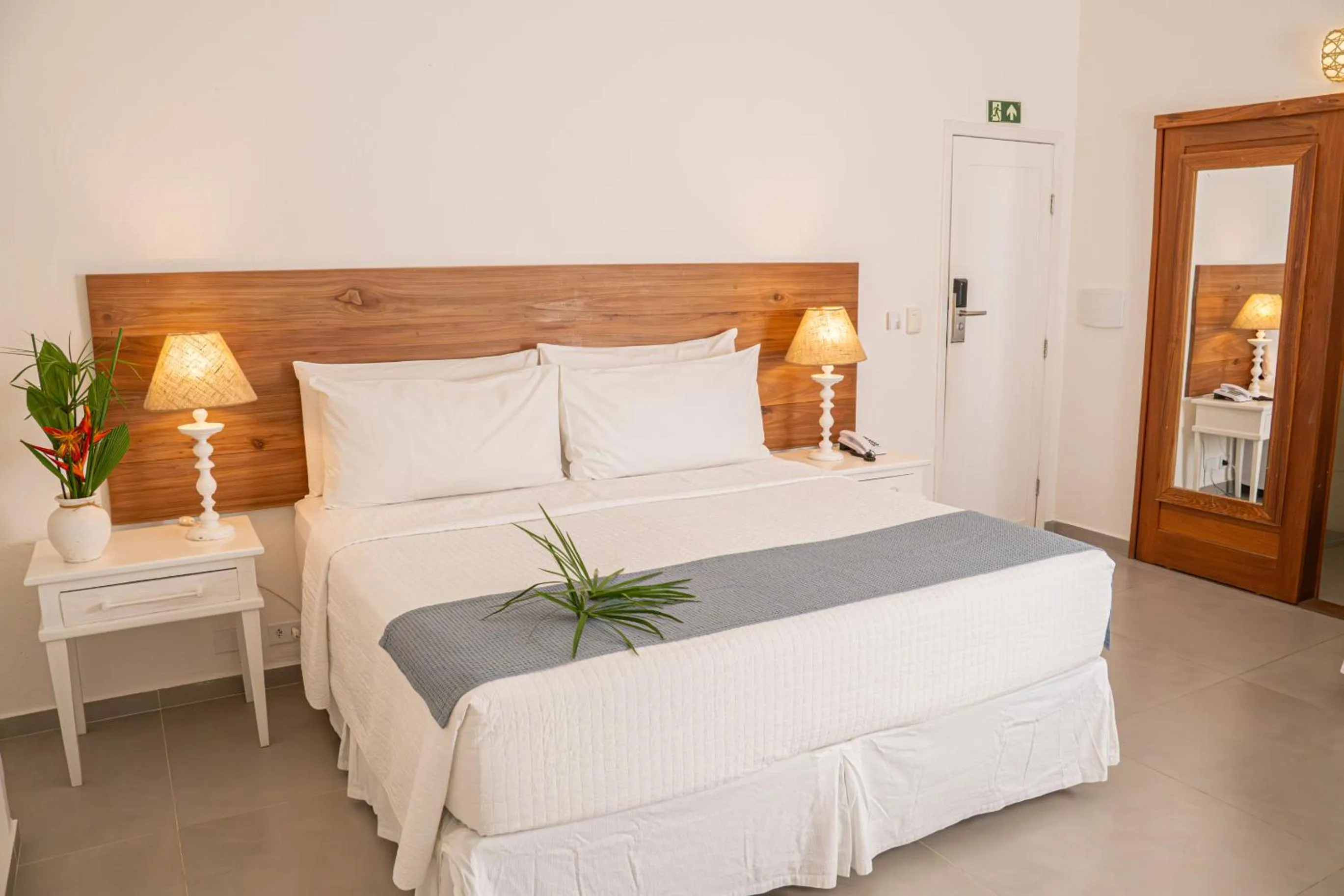 Bed in Saint Tropez Praia Hotel